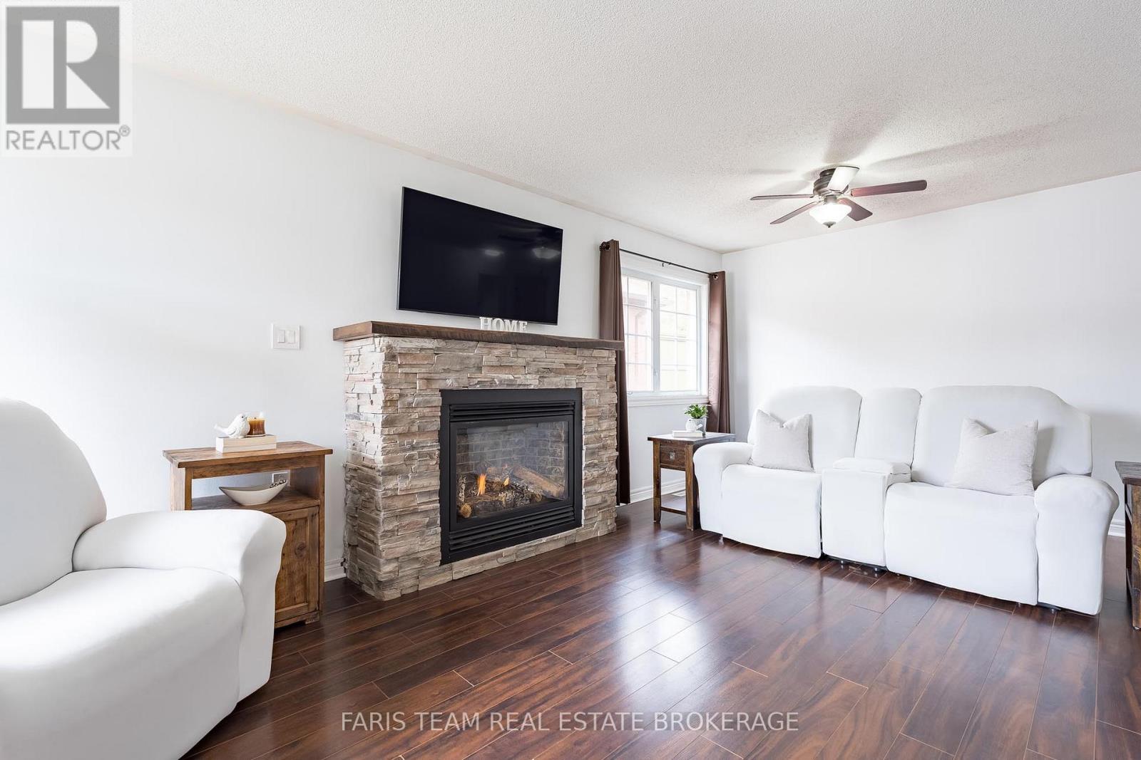 1004 Leslie Drive, Innisfil, Ontario  L9S 2B2 - Photo 10 - N12927792