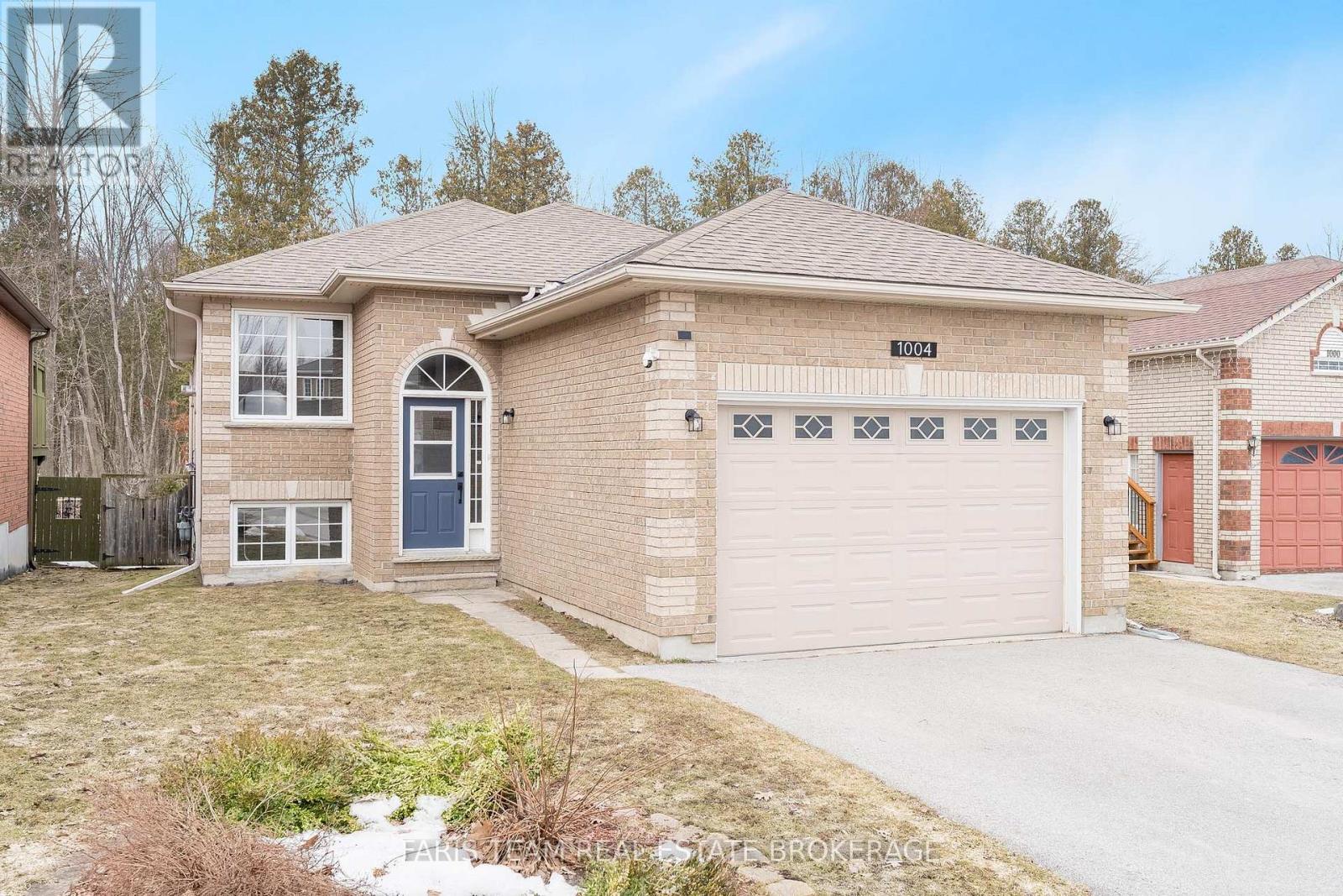 1004 Leslie Drive, Innisfil, Ontario  L9S 2B2 - Photo 2 - N12927792