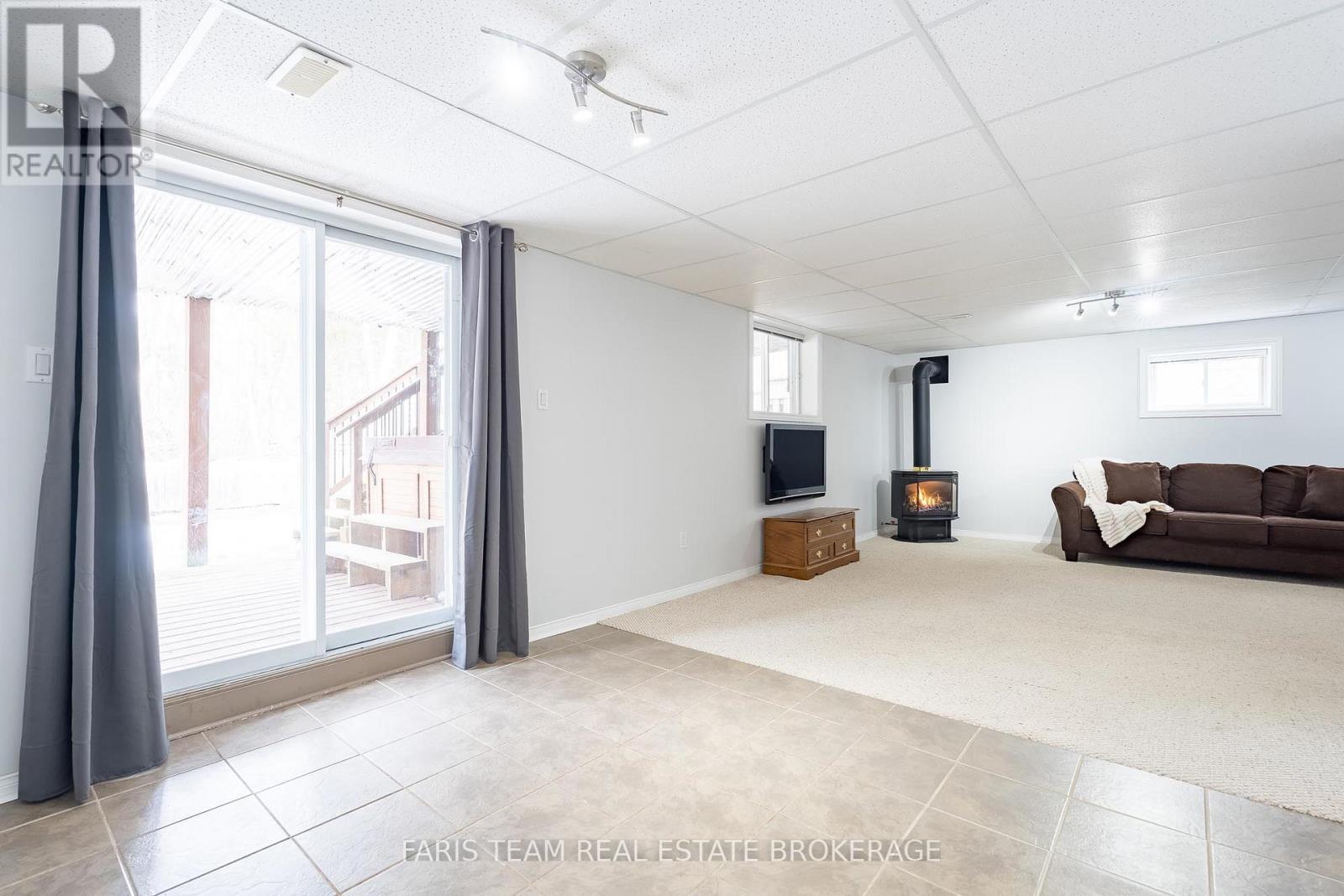 1004 Leslie Drive, Innisfil, Ontario  L9S 2B2 - Photo 21 - N12927792