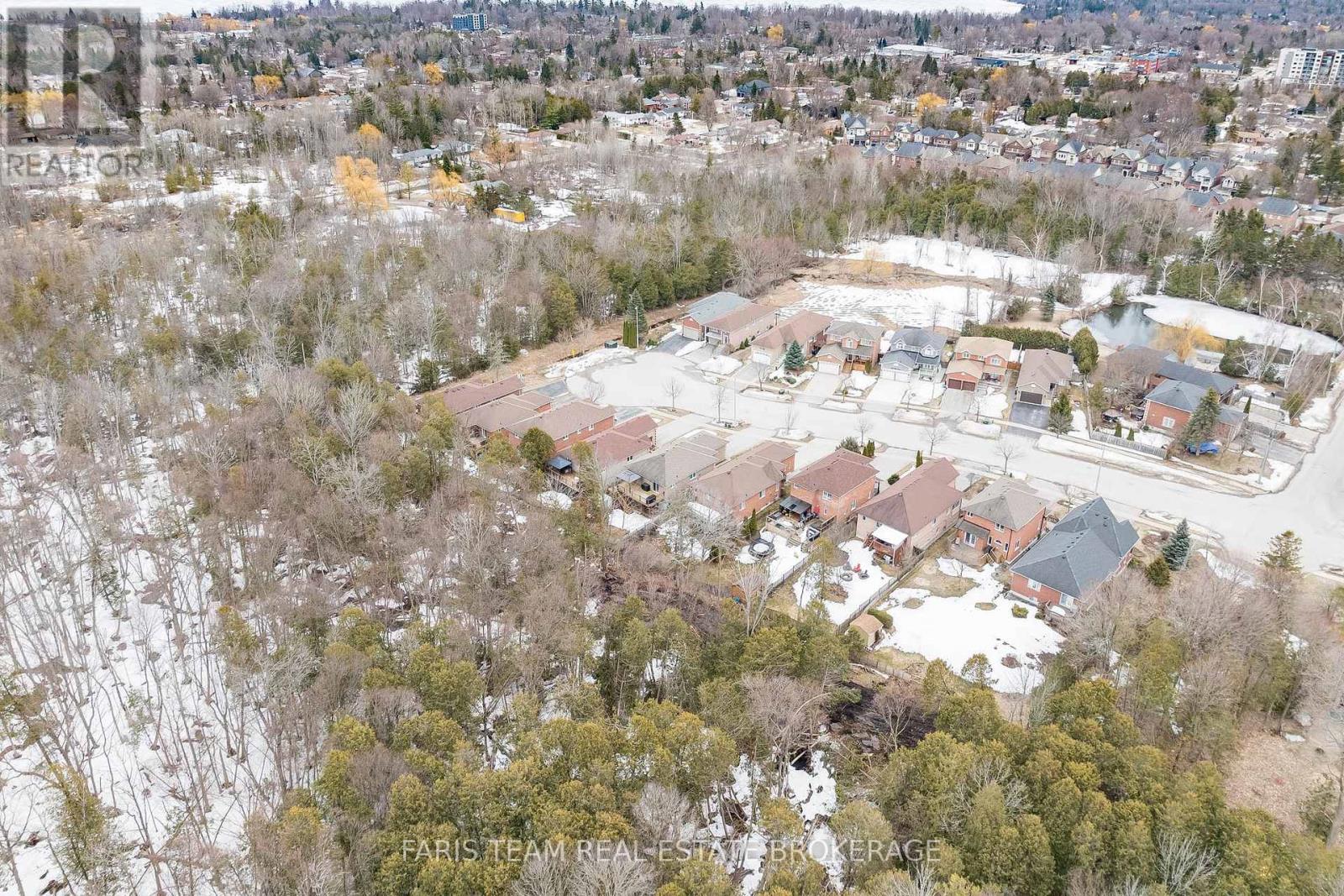 1004 Leslie Drive, Innisfil, Ontario  L9S 2B2 - Photo 35 - N12927792