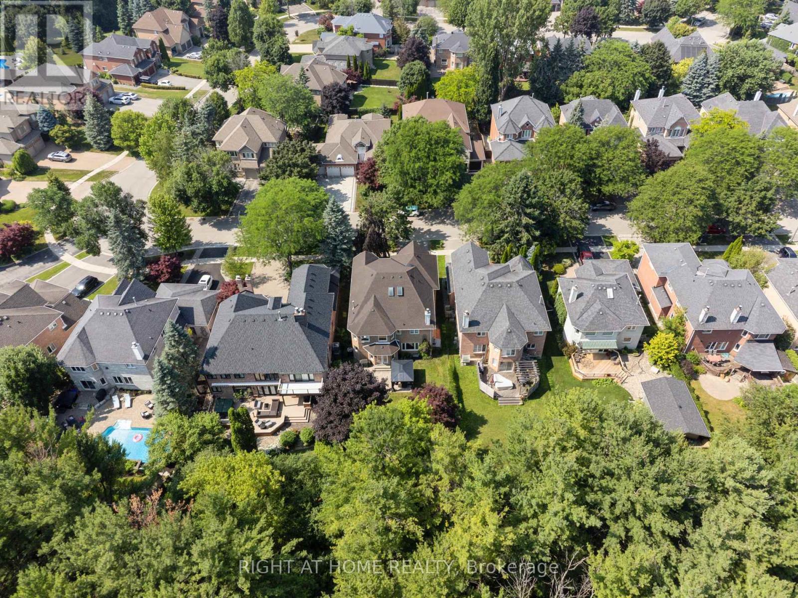 100 Carlyle Crescent, Aurora, Ontario  L4G 6P7 - Photo 42 - N12927794