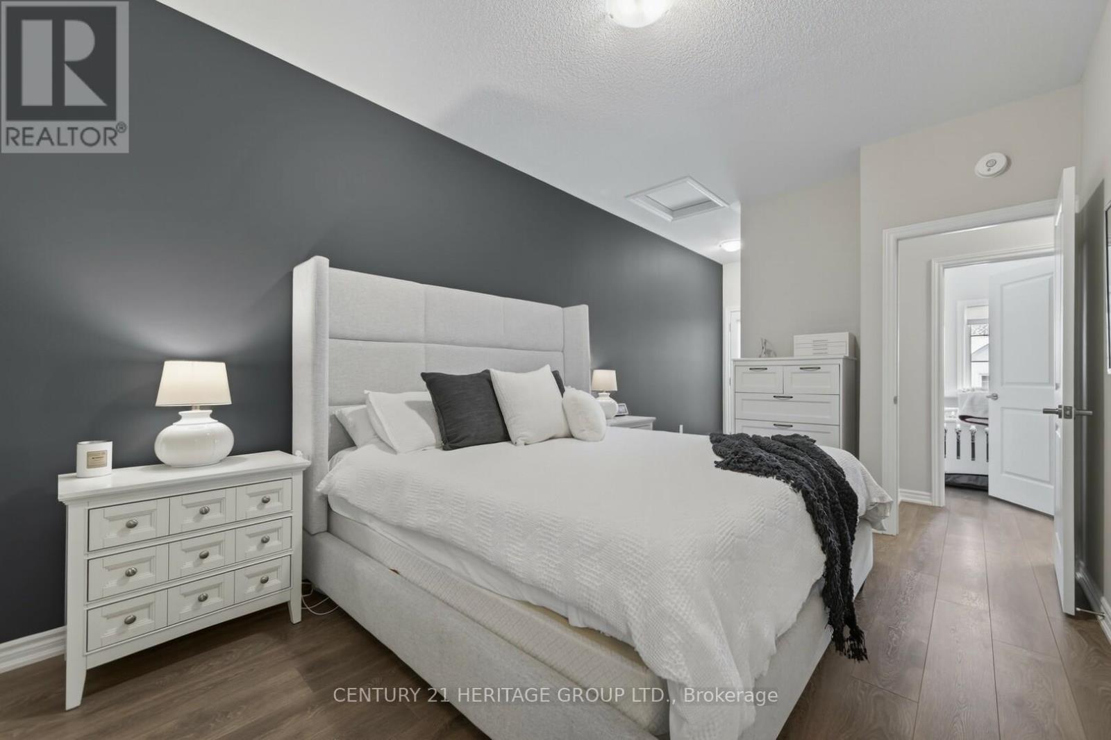 6 Mel Irving Drive, Bradford West Gwillimbury (Bradford), Ontario  L3Z 4P1 - Photo 13 - N12927844