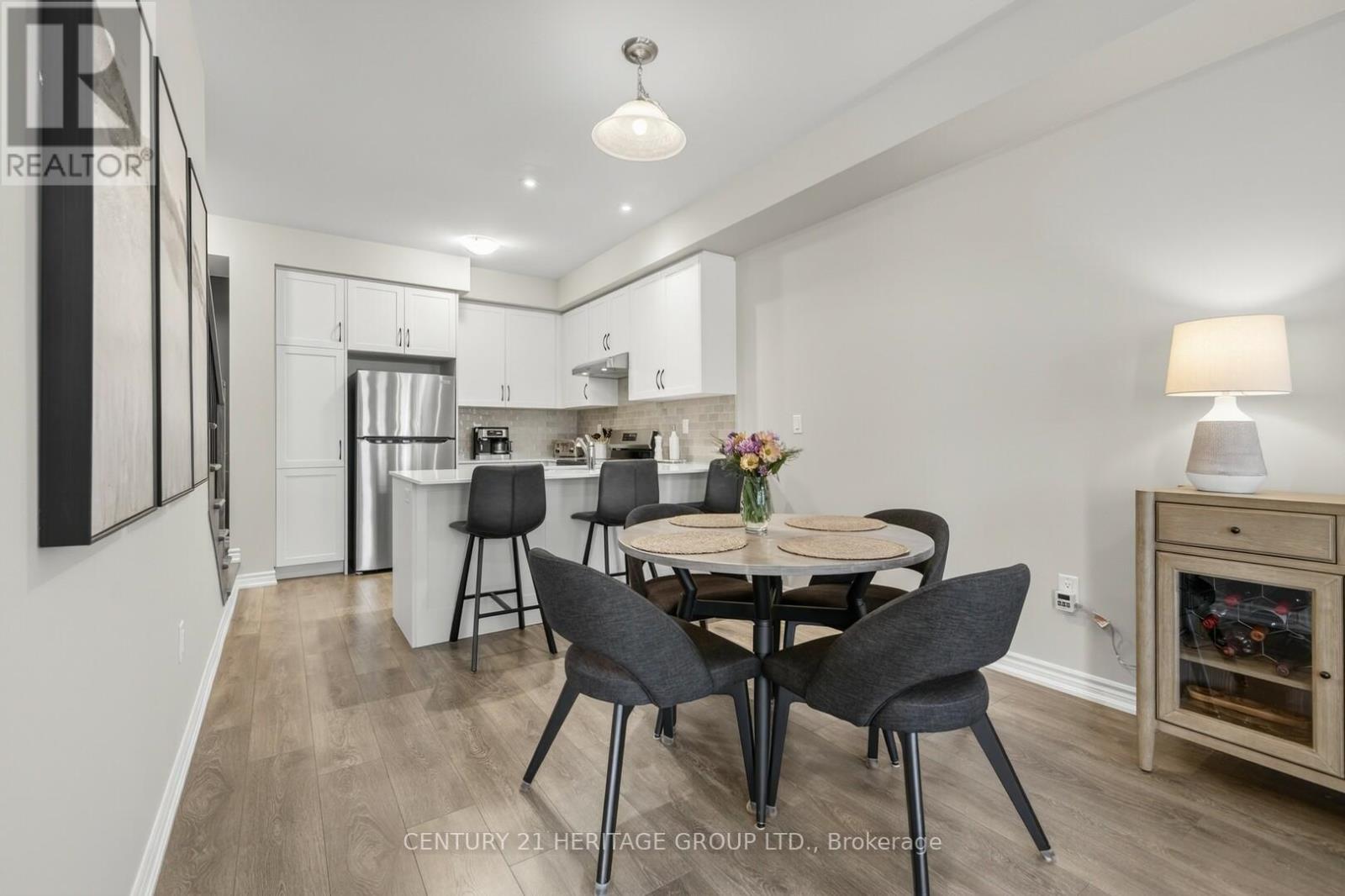 6 Mel Irving Drive, Bradford West Gwillimbury (Bradford), Ontario  L3Z 4P1 - Photo 6 - N12927844