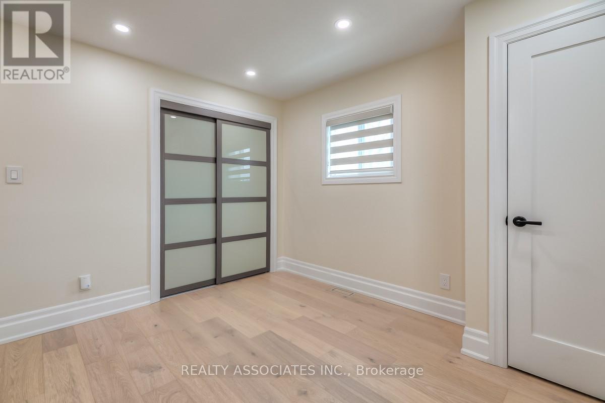 348 Miami Drive, Georgina, Ontario  L4P 2Z7 - Photo 19 - N12927860