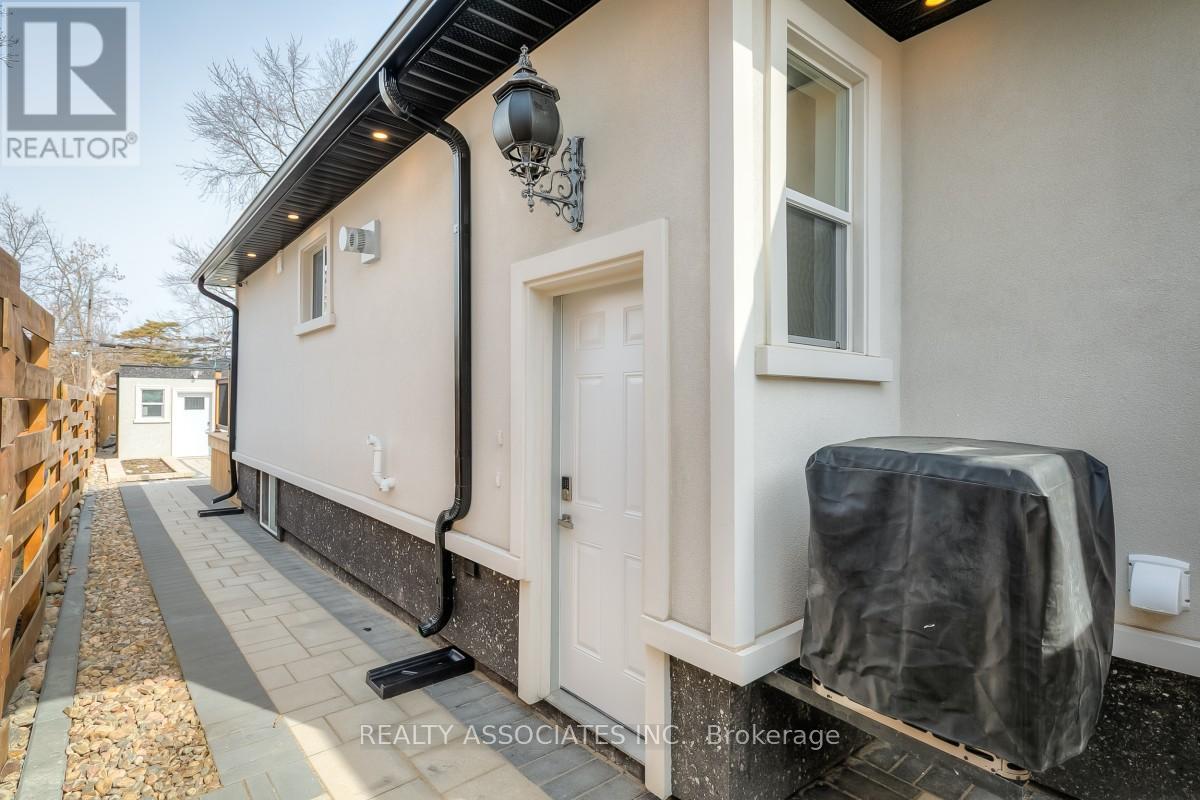 348 Miami Drive, Georgina, Ontario  L4P 2Z7 - Photo 24 - N12927860