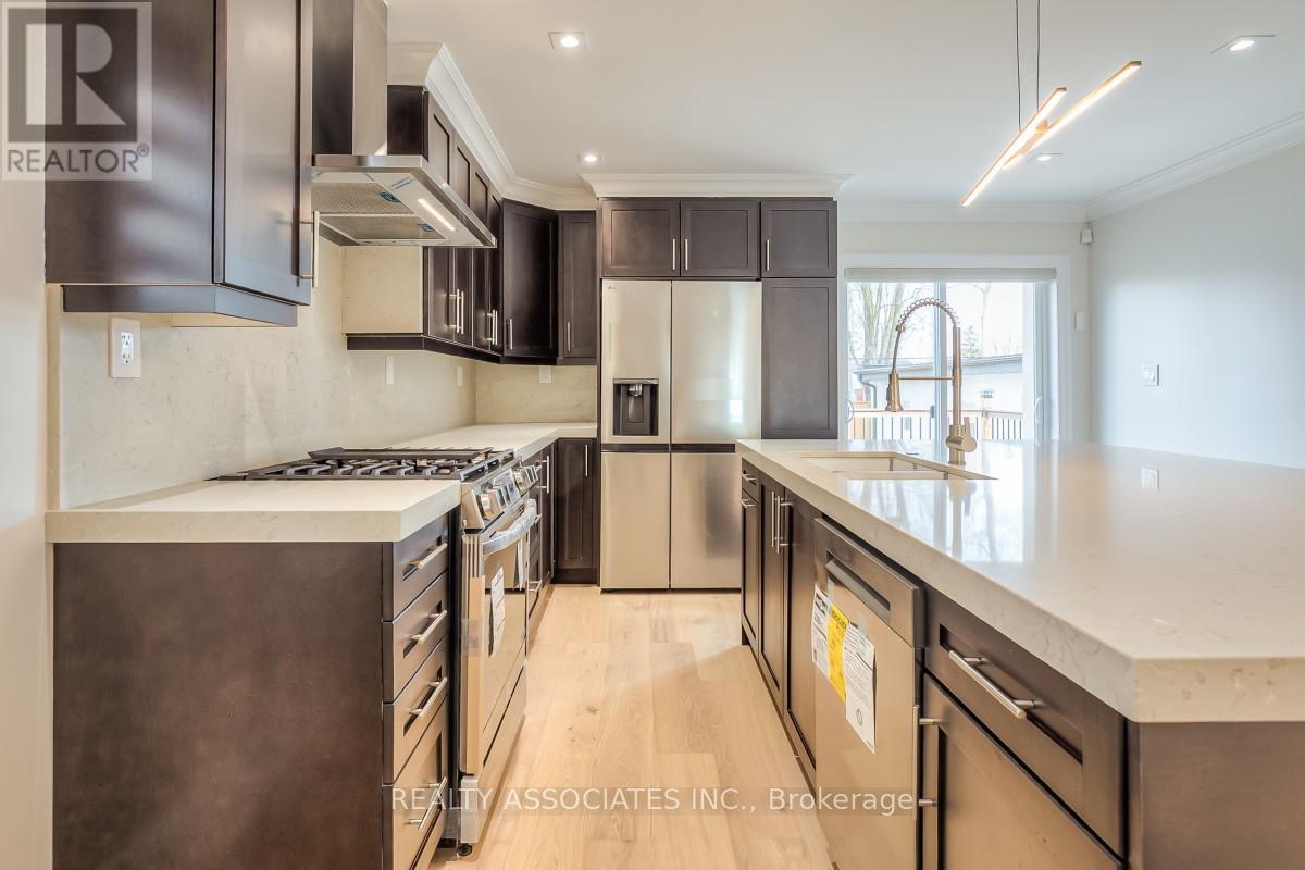 348 Miami Drive, Georgina, Ontario  L4P 2Z7 - Photo 8 - N12927860