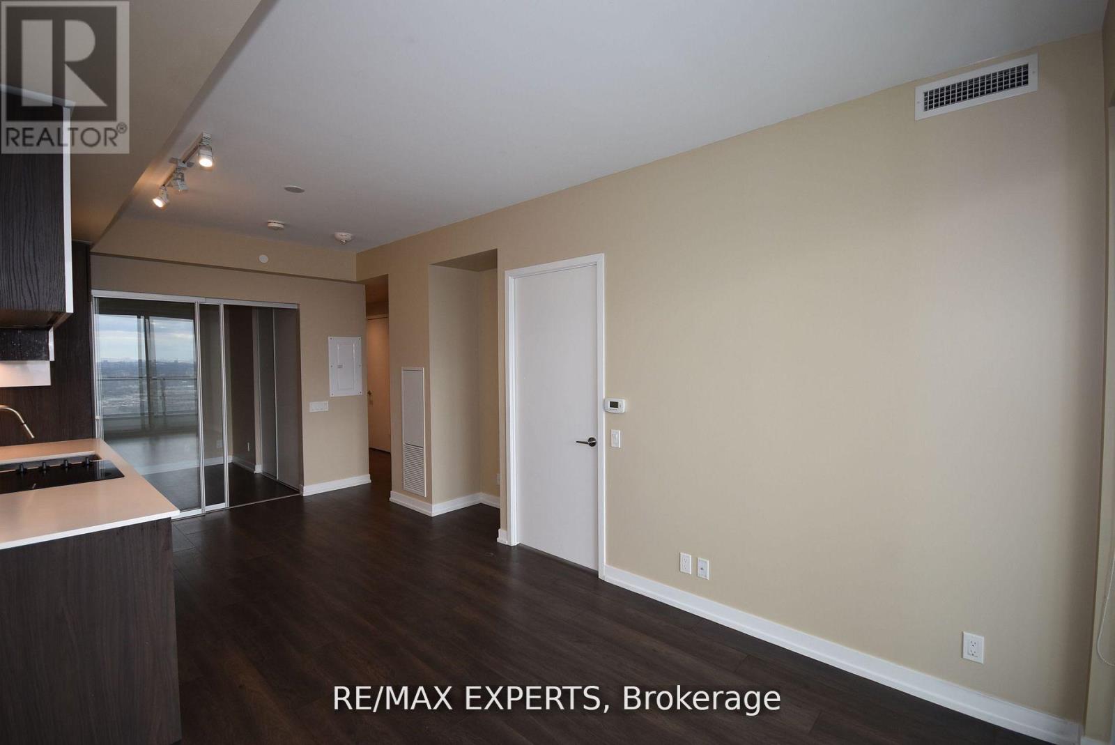 5905 - 5 Buttermill Avenue, Vaughan, Ontario  L4K 0J5 - Photo 13 - N12927868