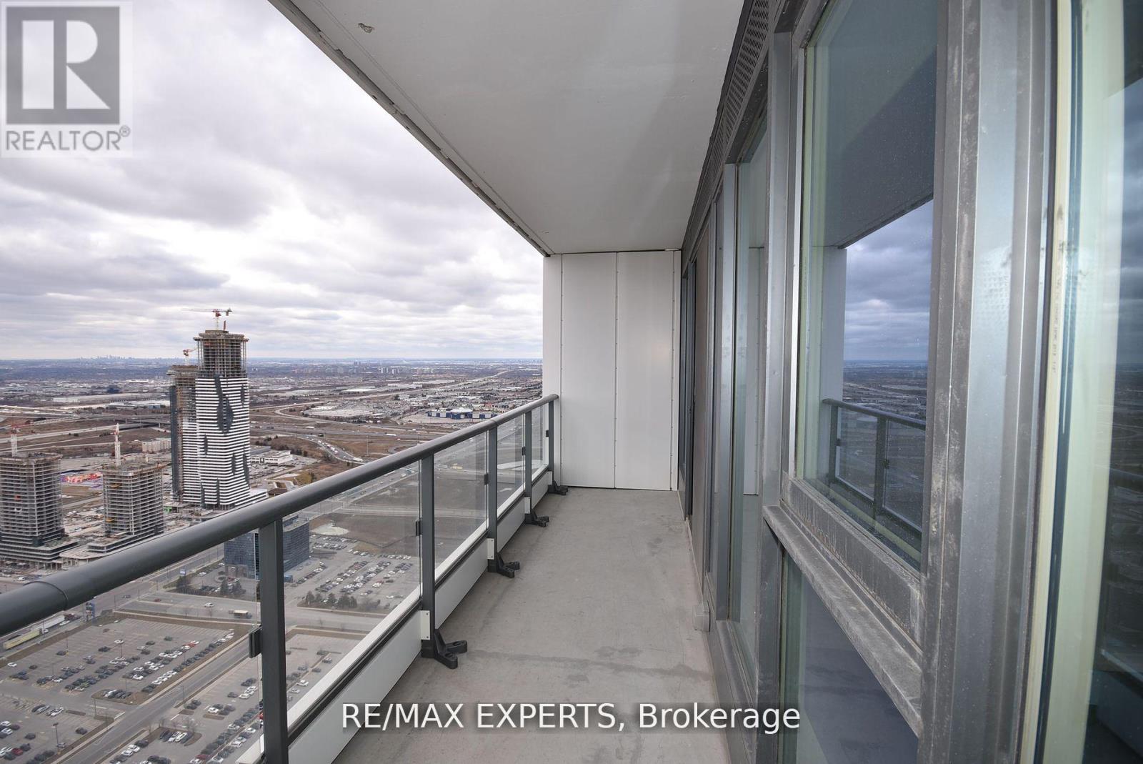 5905 - 5 Buttermill Avenue, Vaughan, Ontario  L4K 0J5 - Photo 22 - N12927868