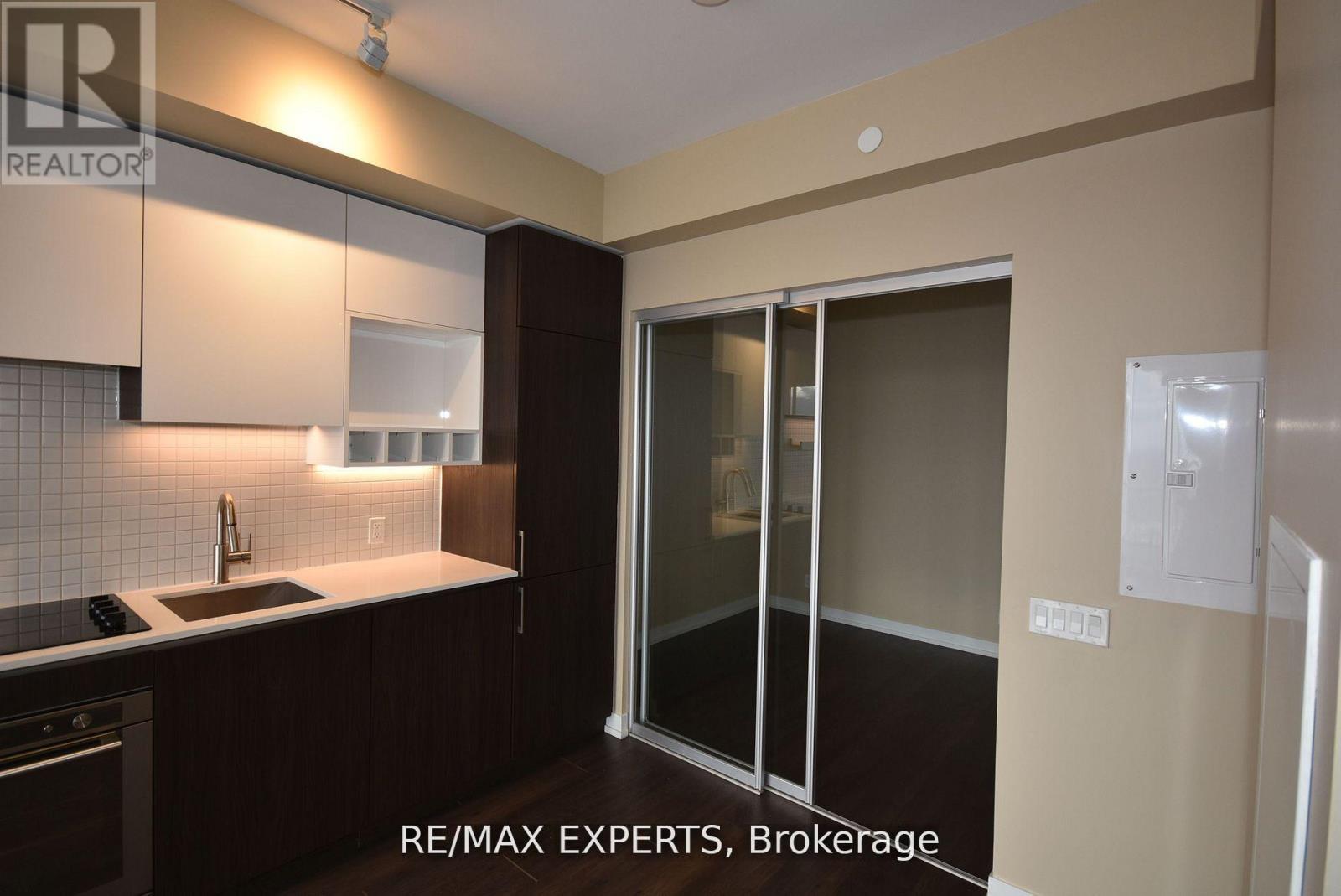 5905 - 5 Buttermill Avenue, Vaughan, Ontario  L4K 0J5 - Photo 9 - N12927868