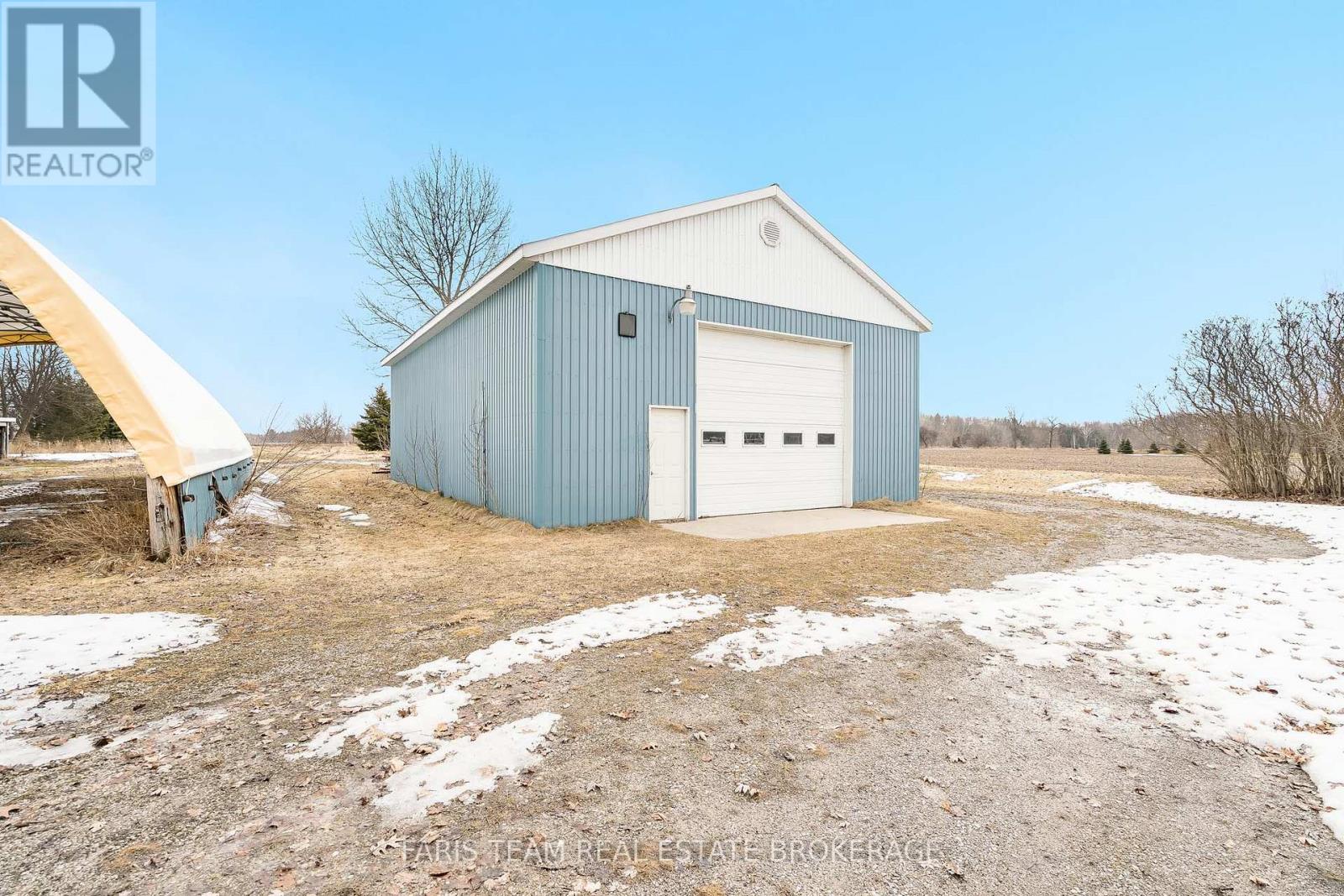 8949 Smith Road, Essa, Ontario  L0M 1T0 - Photo 3 - N12927936