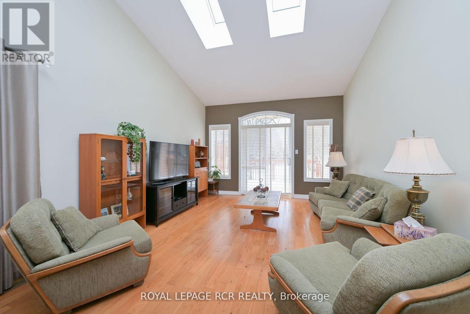 46 Sunset Boulevard, New Tecumseth (Alliston), Ontario  L9R 1Z5 - Photo 10 - N12928016