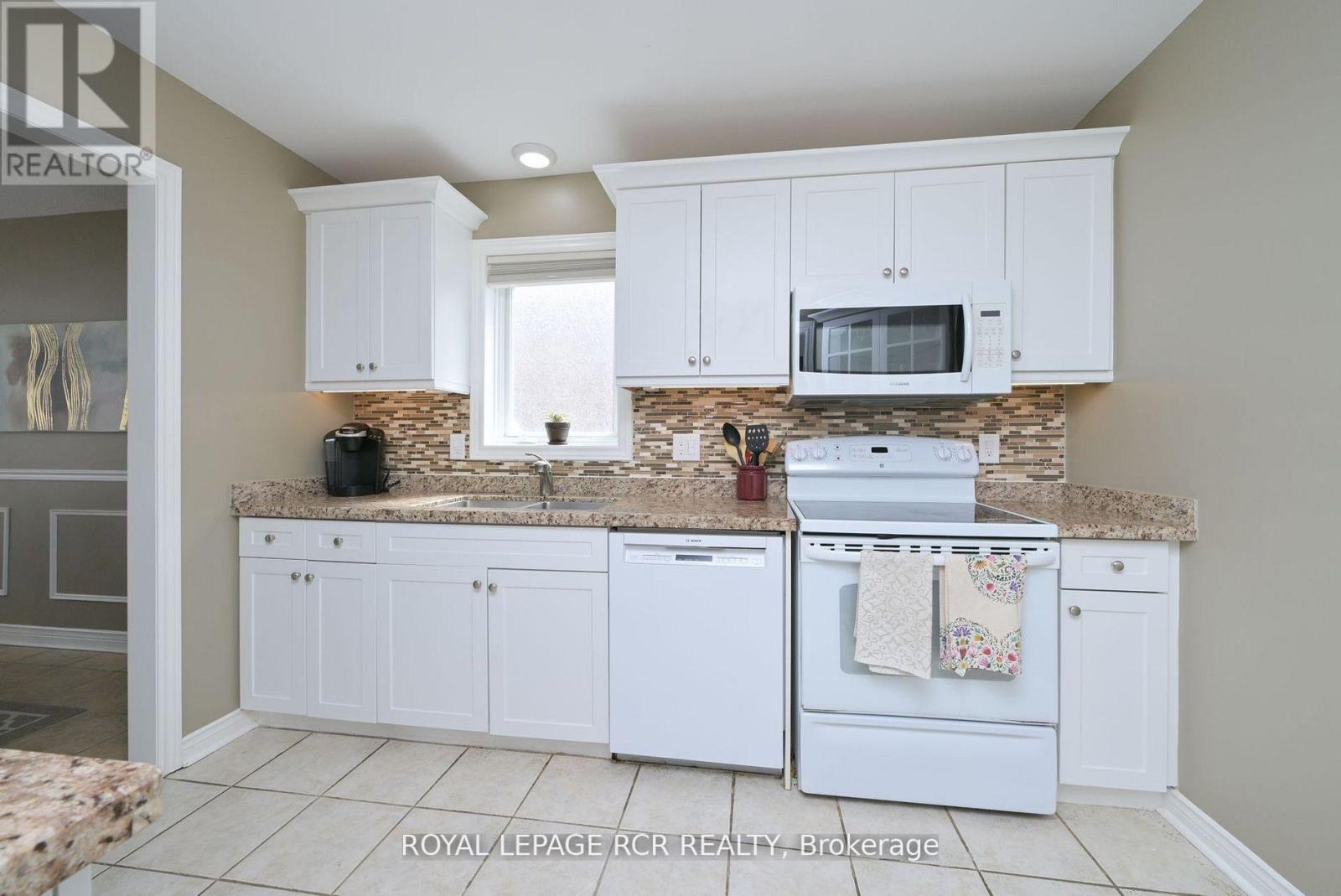 46 Sunset Boulevard, New Tecumseth (Alliston), Ontario  L9R 1Z5 - Photo 7 - N12928016