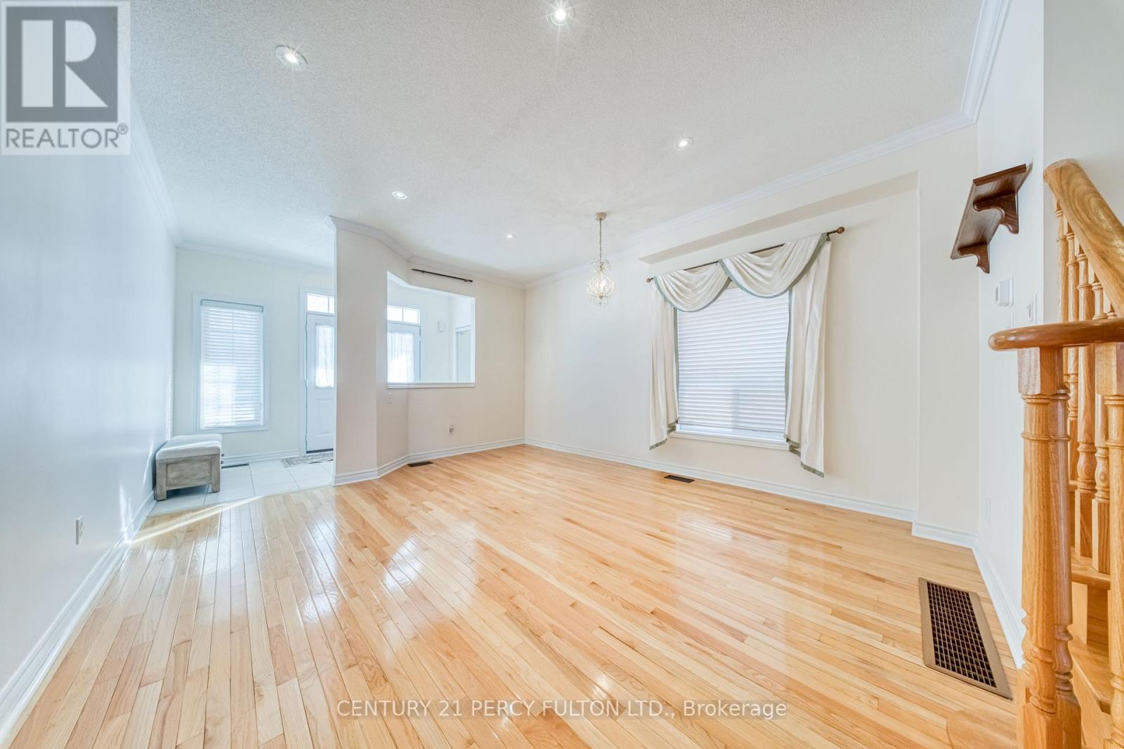 117 Maroon Drive, Richmond Hill, Ontario  L4E 5B7 - Photo 4 - N12928050