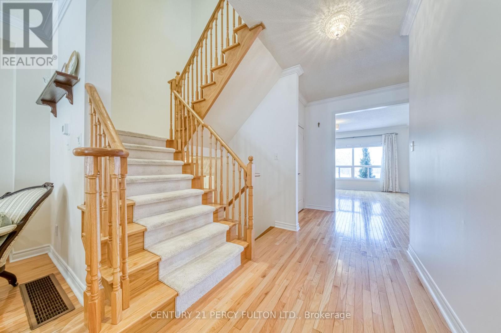 117 Maroon Drive, Richmond Hill, Ontario  L4E 5B7 - Photo 5 - N12928050