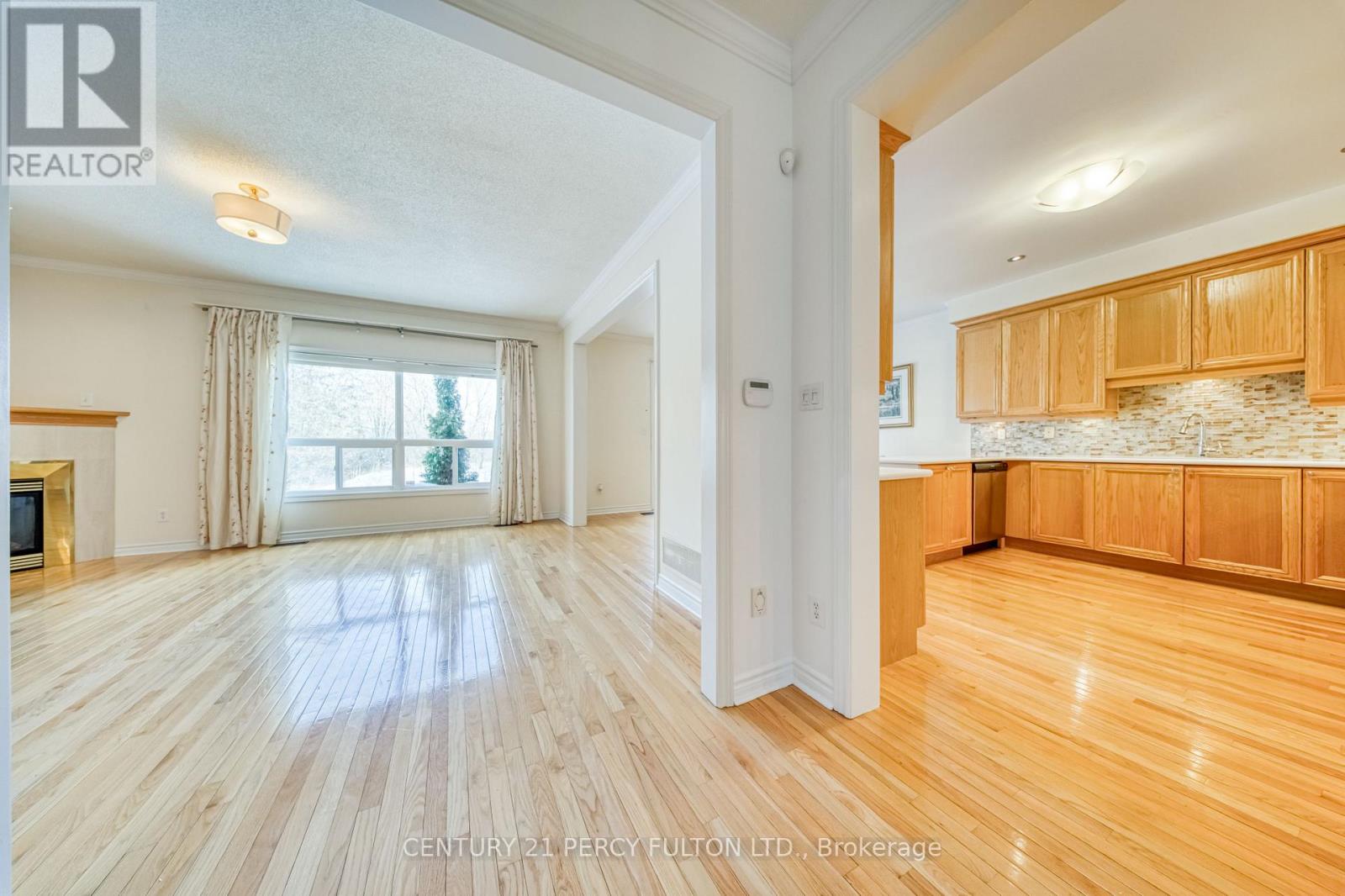 117 Maroon Drive, Richmond Hill, Ontario  L4E 5B7 - Photo 6 - N12928050