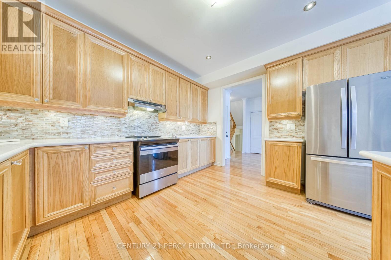 117 Maroon Drive, Richmond Hill, Ontario  L4E 5B7 - Photo 8 - N12928050