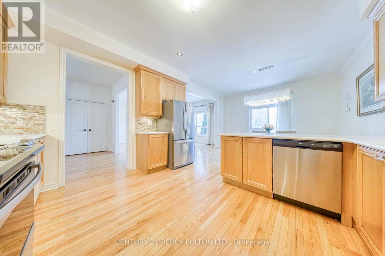 117 Maroon Drive, Richmond Hill, Ontario  L4E 5B7 - Photo 9 - N12928050