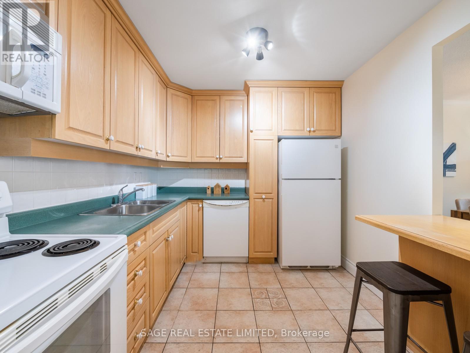 213e - 30 Fashion Roseway, Toronto, Ontario  M2N 6B4 - Photo 9 - C12925248