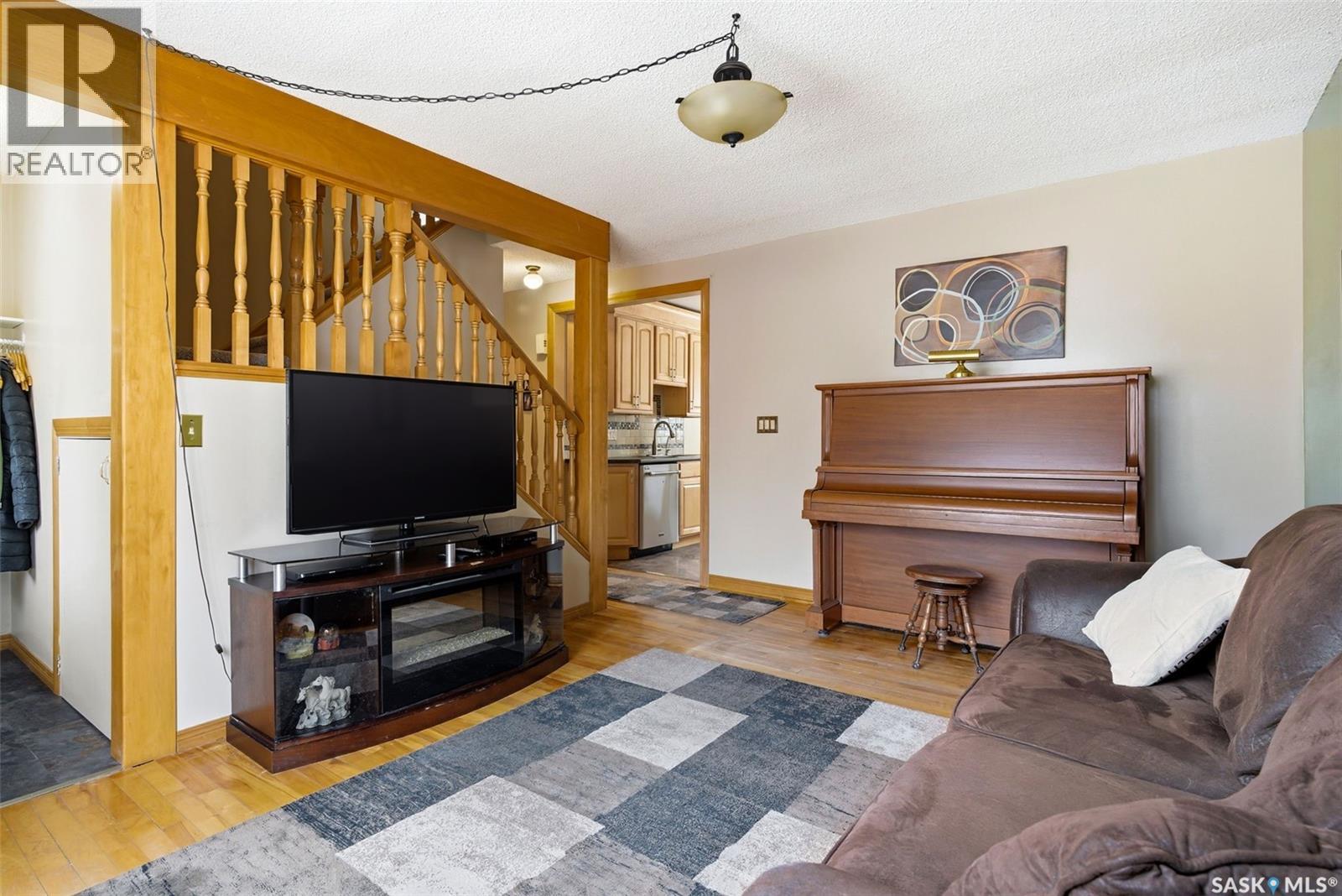 2613 Elliott Drive, Regina, Saskatchewan  S4N 3H8 - Photo 11 - SK031384