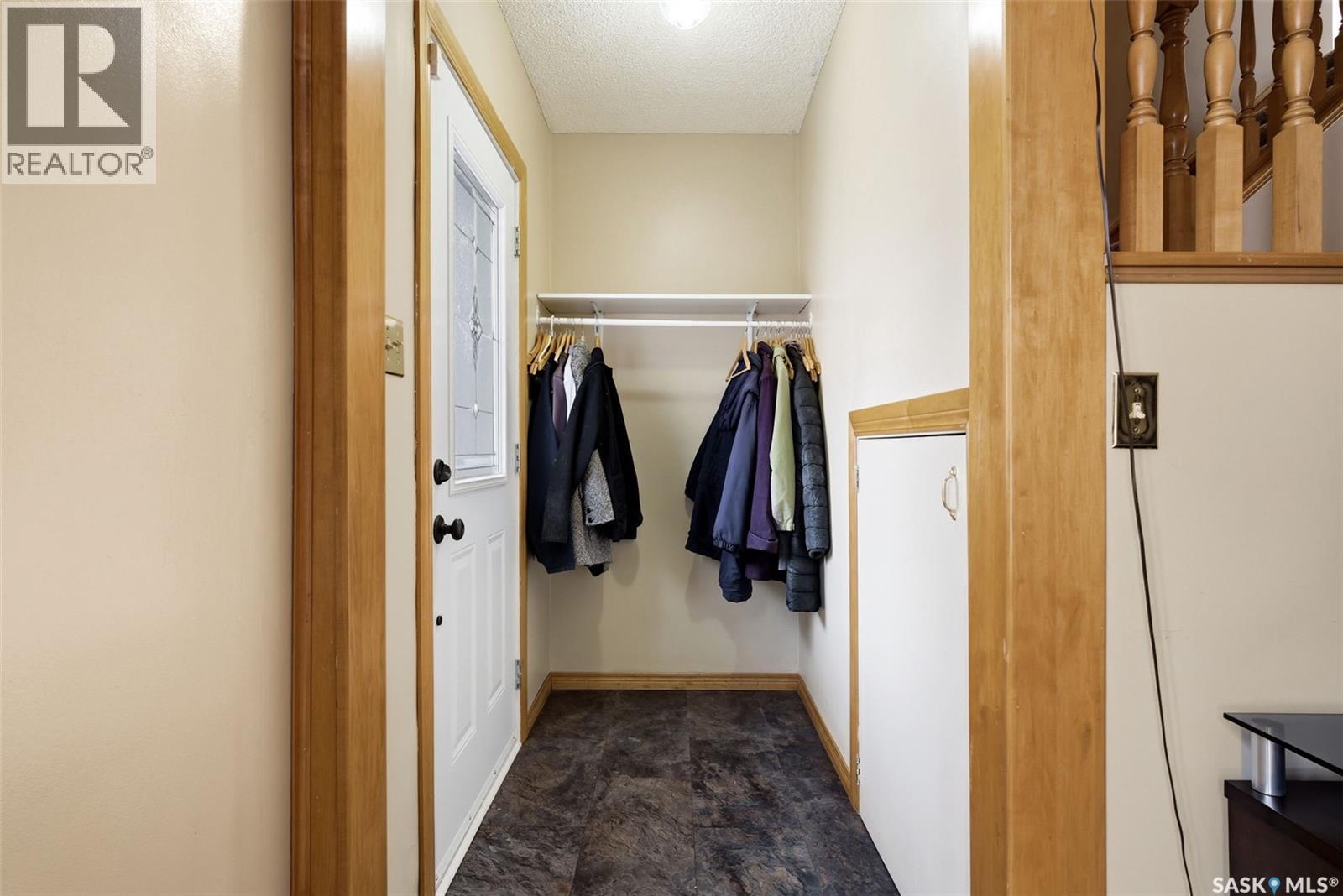 2613 Elliott Drive, Regina, Saskatchewan  S4N 3H8 - Photo 12 - SK031384