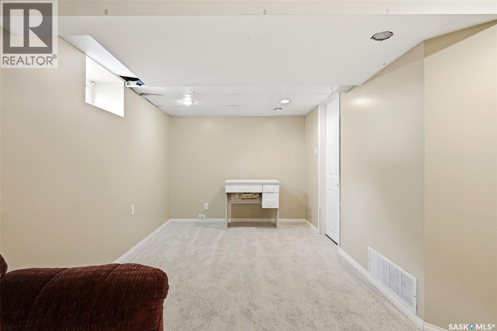 2613 Elliott Drive, Regina, Saskatchewan  S4N 3H8 - Photo 21 - SK031384