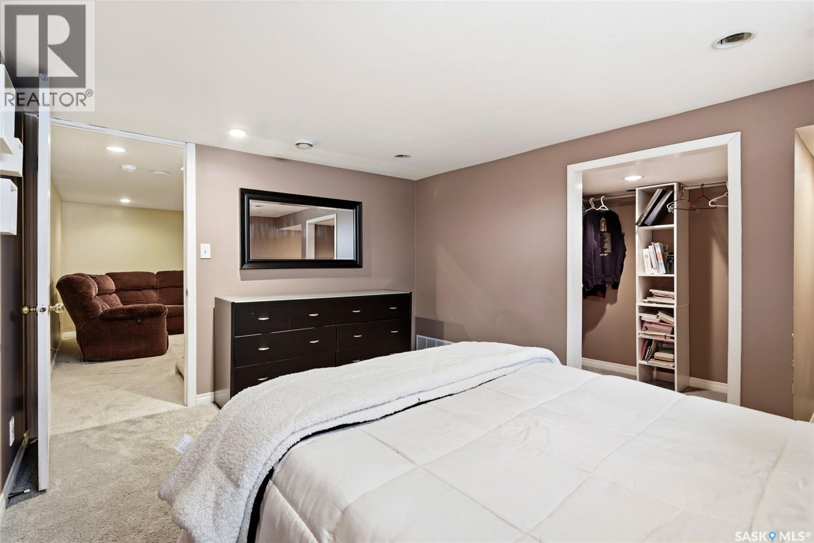 2613 Elliott Drive, Regina, Saskatchewan  S4N 3H8 - Photo 24 - SK031384