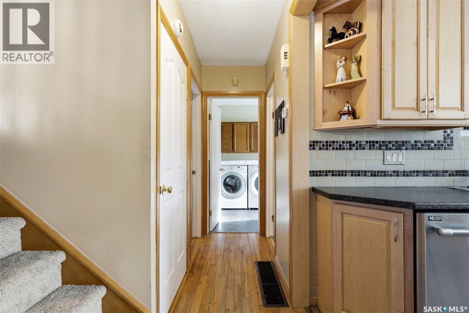 2613 Elliott Drive, Regina, Saskatchewan  S4N 3H8 - Photo 9 - SK031384