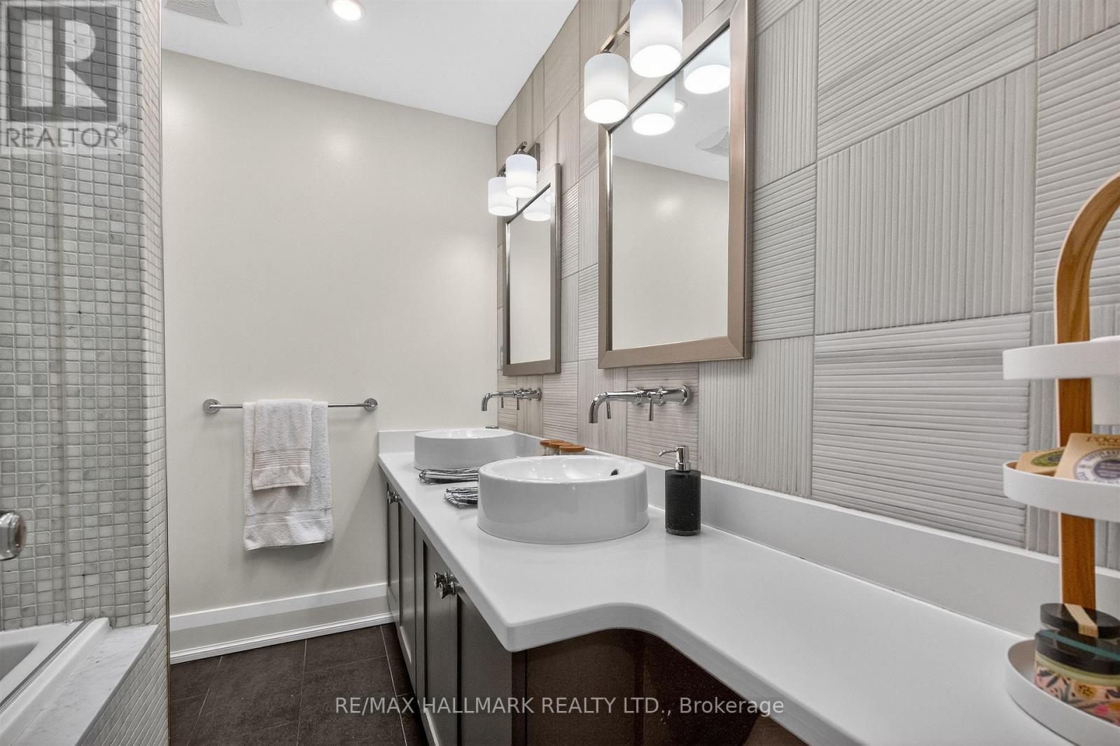 336 Glen Manor Drive, Toronto, Ontario  M4E 2X7 - Photo 33 - E12923970