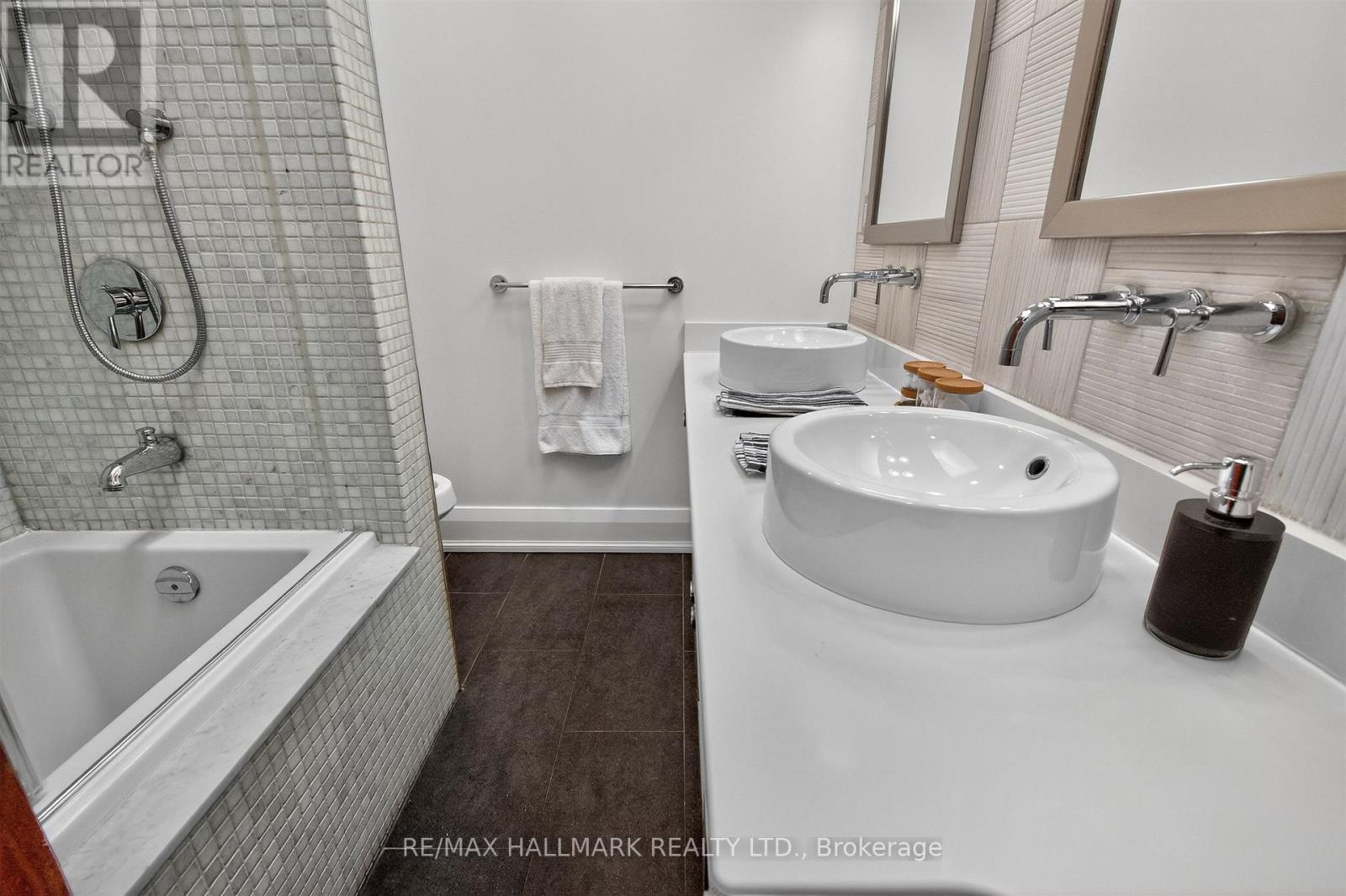 336 Glen Manor Drive, Toronto, Ontario  M4E 2X7 - Photo 34 - E12923970