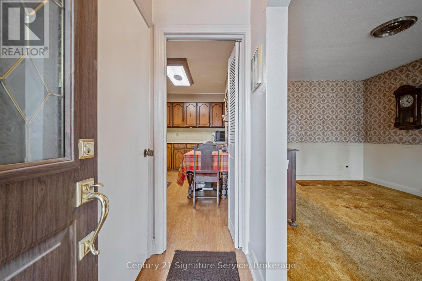 83 Elma Street, Toronto, Ontario  M8V 1X9 - Photo 3 - W12927776