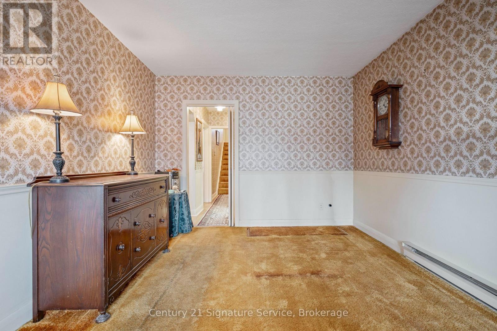 83 Elma Street, Toronto, Ontario  M8V 1X9 - Photo 6 - W12927776