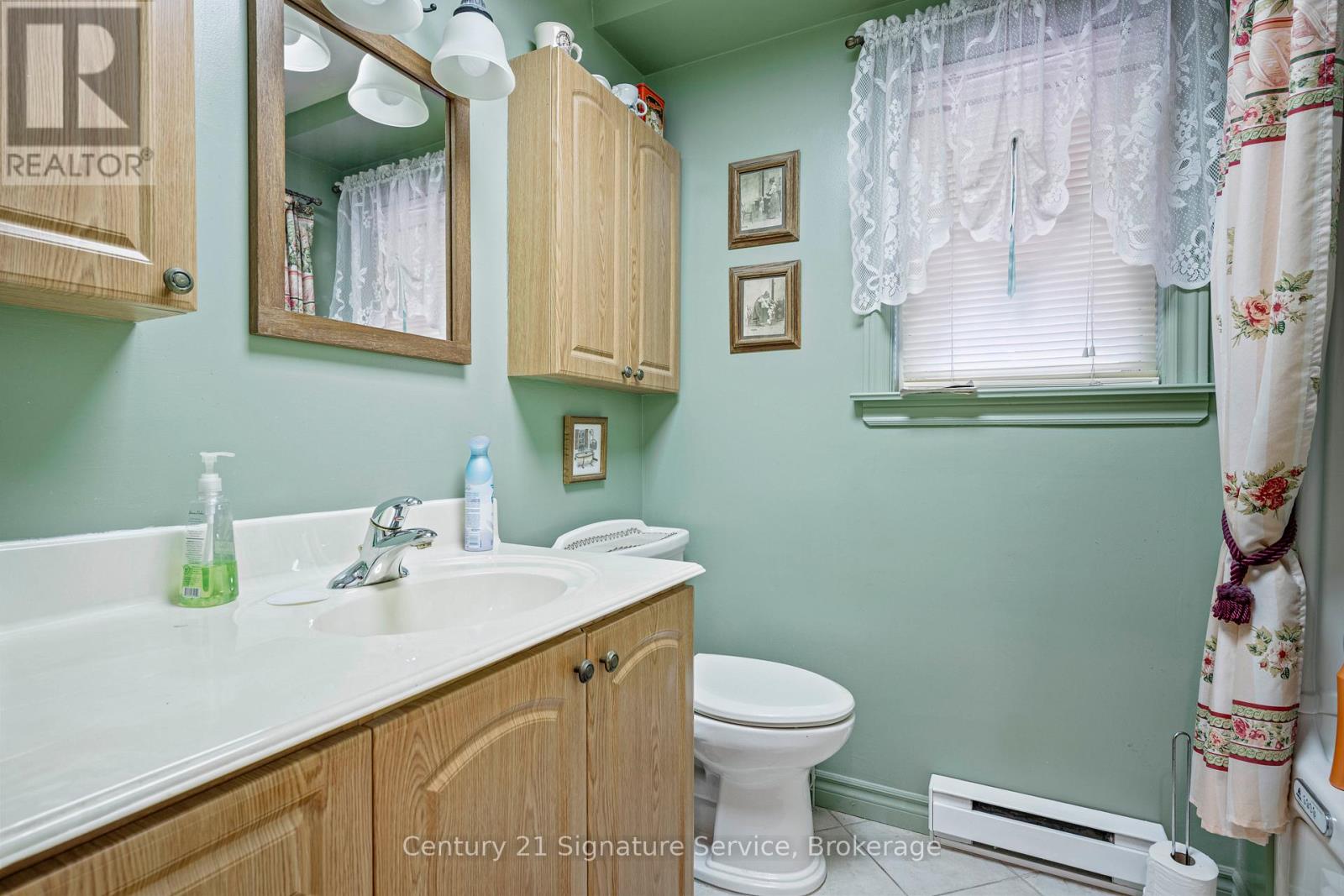 83 Elma Street, Toronto, Ontario  M8V 1X9 - Photo 9 - W12927776