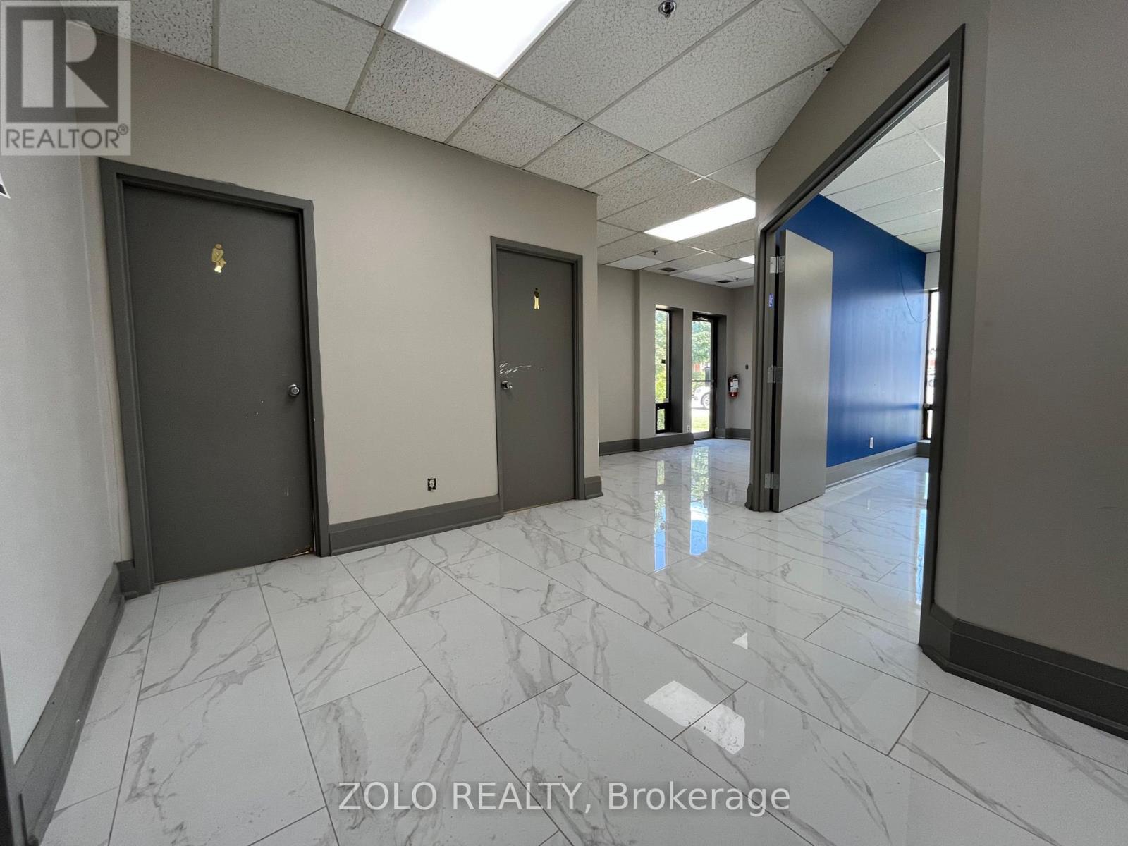 33 - 1200 Aerowood Drive, Mississauga, Ontario  L4W 2S7 - Photo 5 - W12927804