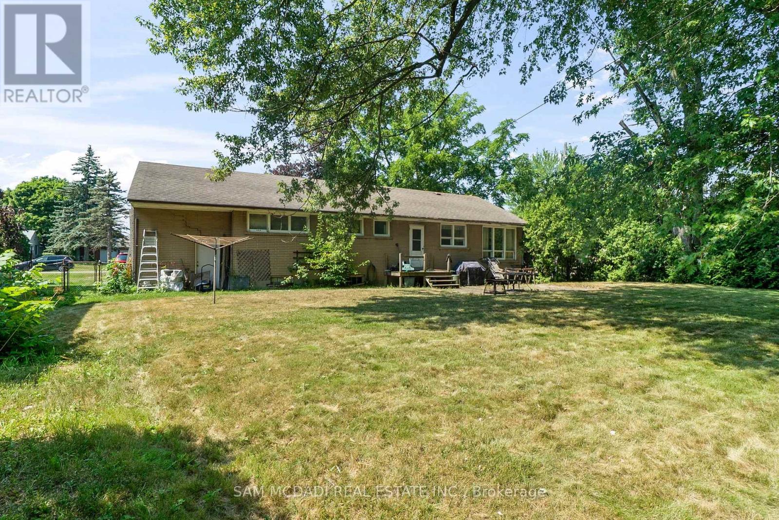 1491 Woodeden Drive, Mississauga, Ontario  L5H 2V1 - Photo 24 - W12927814