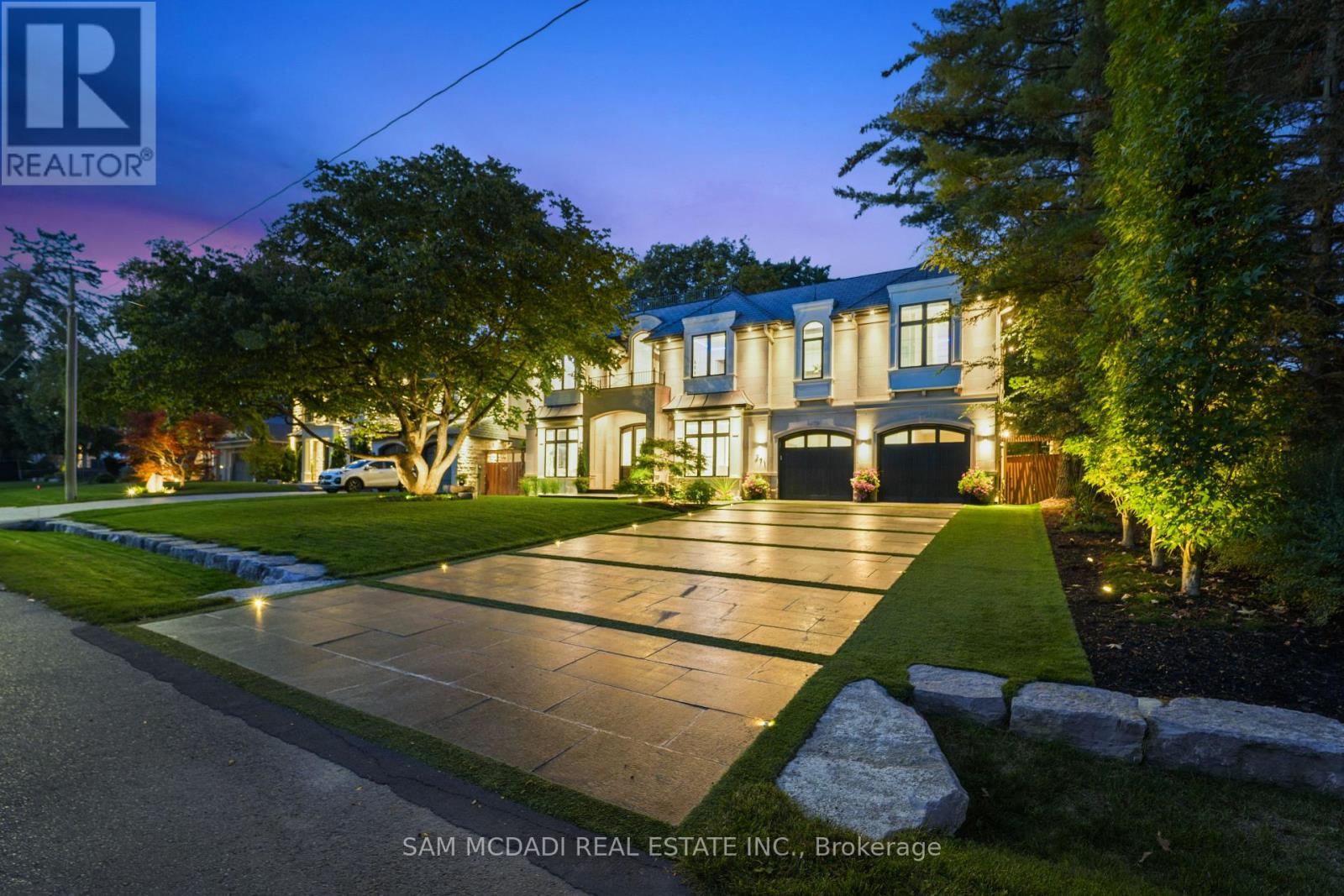 371 WILLIS DRIVE, Oakville, Ontario