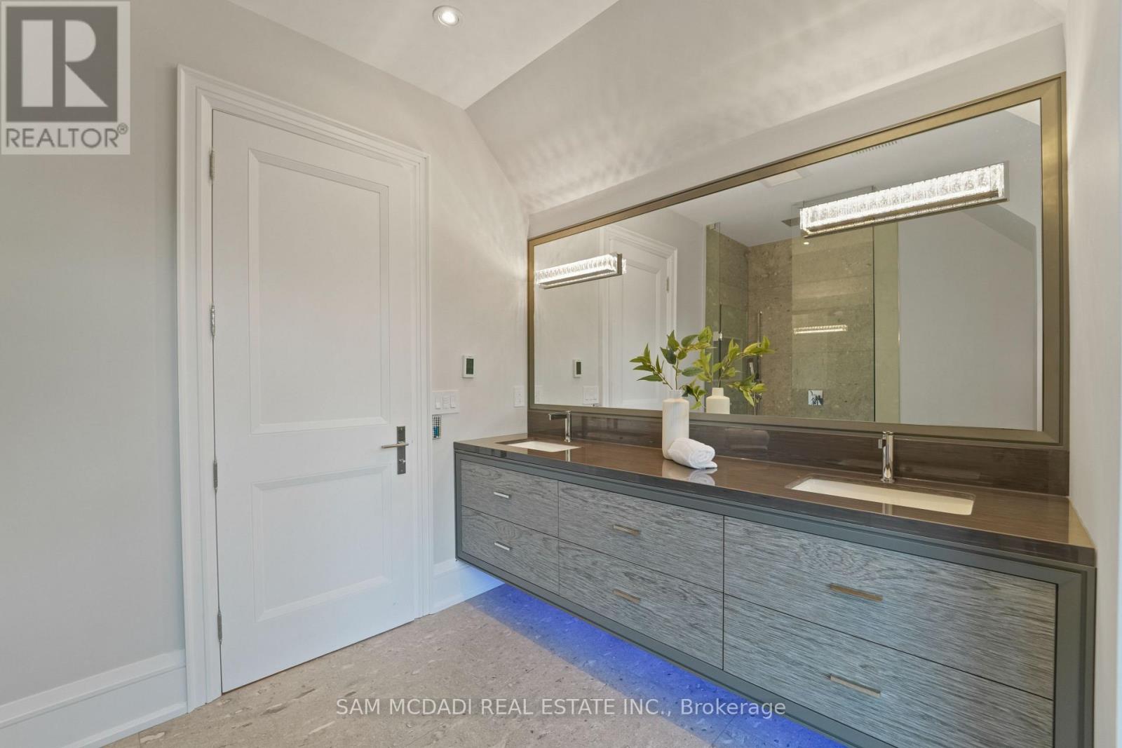 371 Willis Drive, Oakville, Ontario  L6L 4T9 - Photo 30 - W12927856