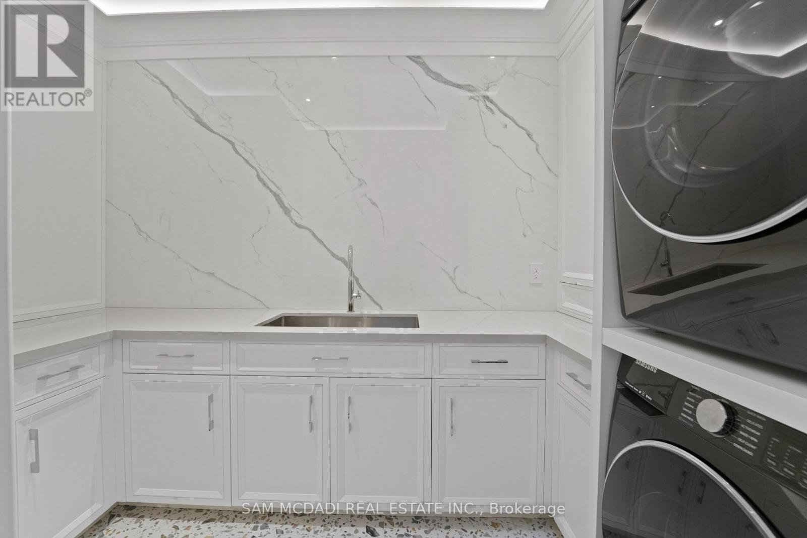 371 Willis Drive, Oakville, Ontario  L6L 4T9 - Photo 37 - W12927856