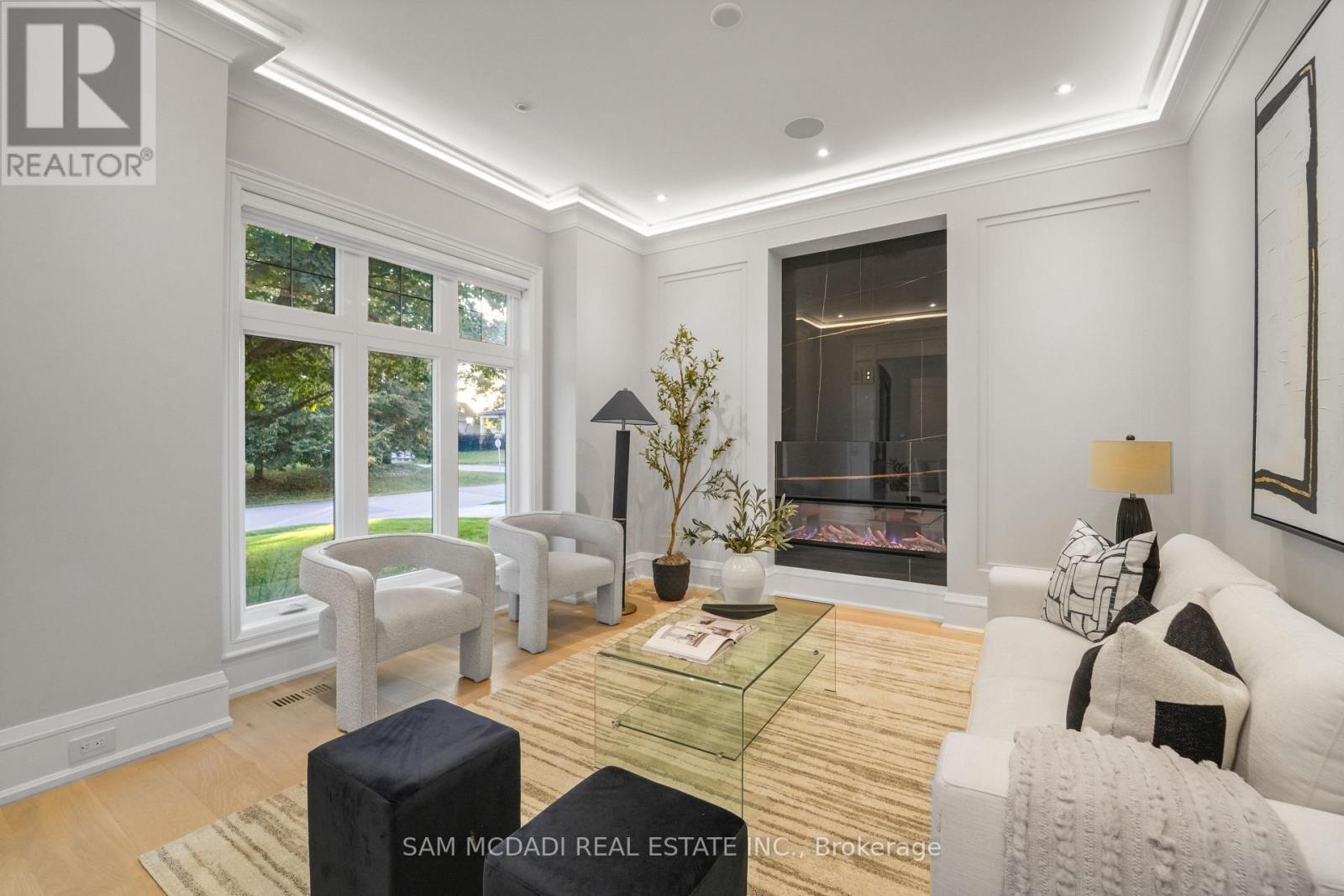 371 Willis Drive, Oakville, Ontario  L6L 4T9 - Photo 5 - W12927856