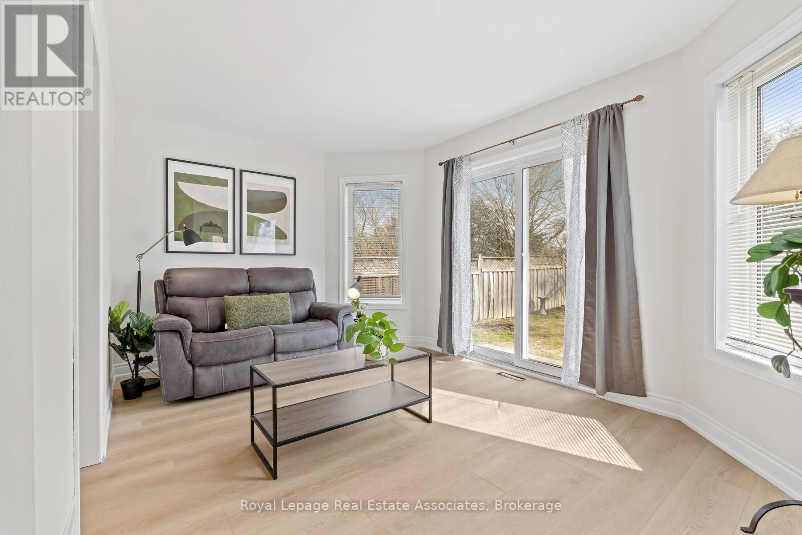 80 Lauchlin Crescent, Halton Hills (Georgetown), Ontario  L7G 5R5 - Photo 10 - W12927882