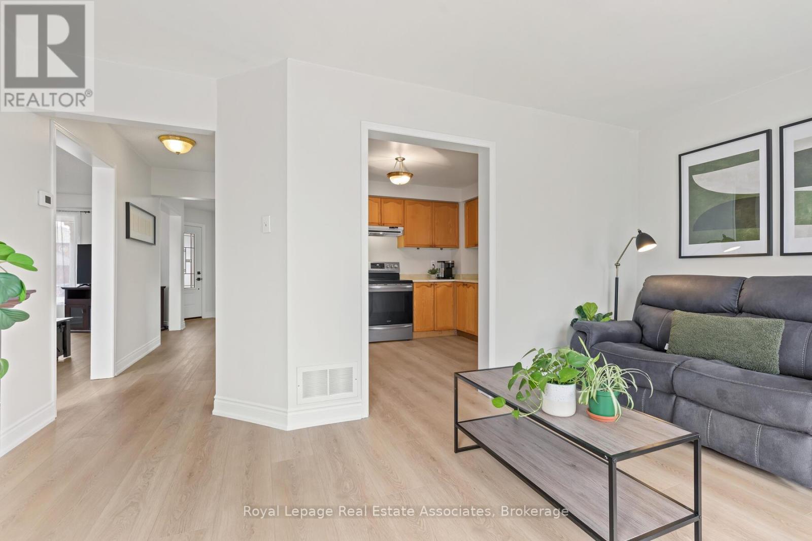 80 Lauchlin Crescent, Halton Hills (Georgetown), Ontario  L7G 5R5 - Photo 12 - W12927882