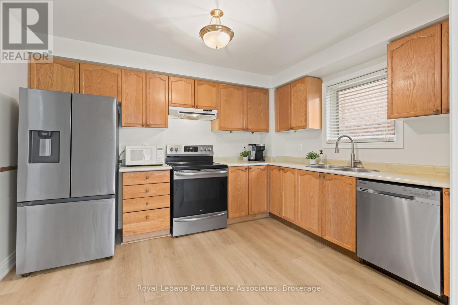 80 Lauchlin Crescent, Halton Hills (Georgetown), Ontario  L7G 5R5 - Photo 13 - W12927882