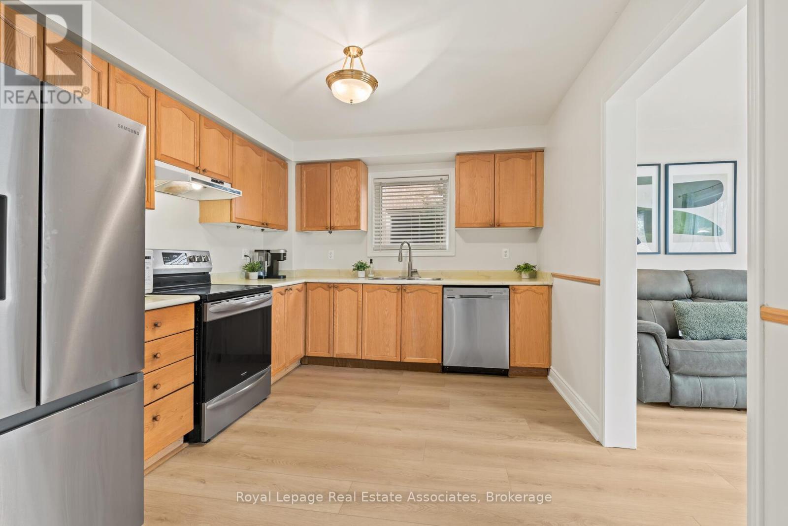 80 Lauchlin Crescent, Halton Hills (Georgetown), Ontario  L7G 5R5 - Photo 14 - W12927882