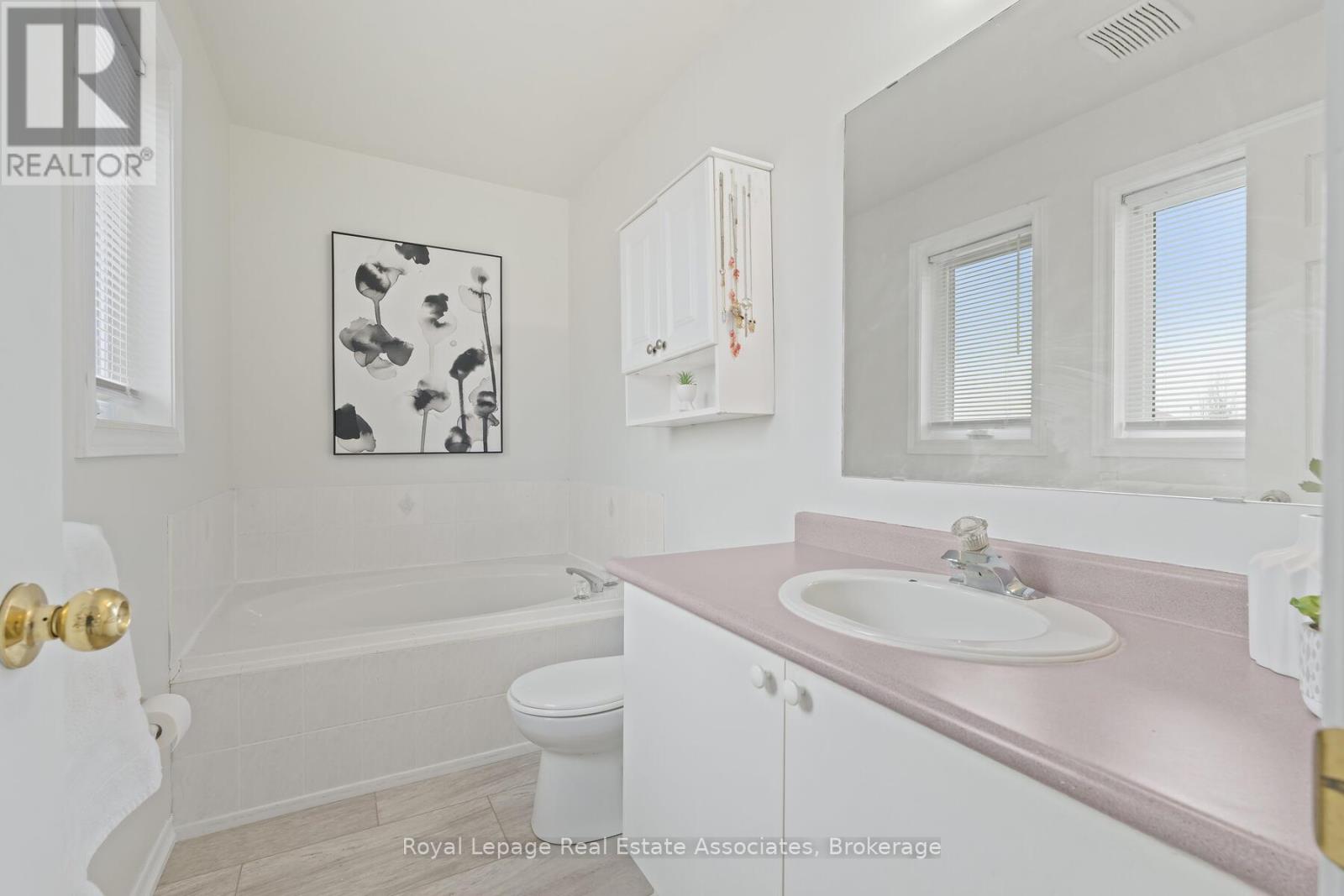 80 Lauchlin Crescent, Halton Hills (Georgetown), Ontario  L7G 5R5 - Photo 21 - W12927882