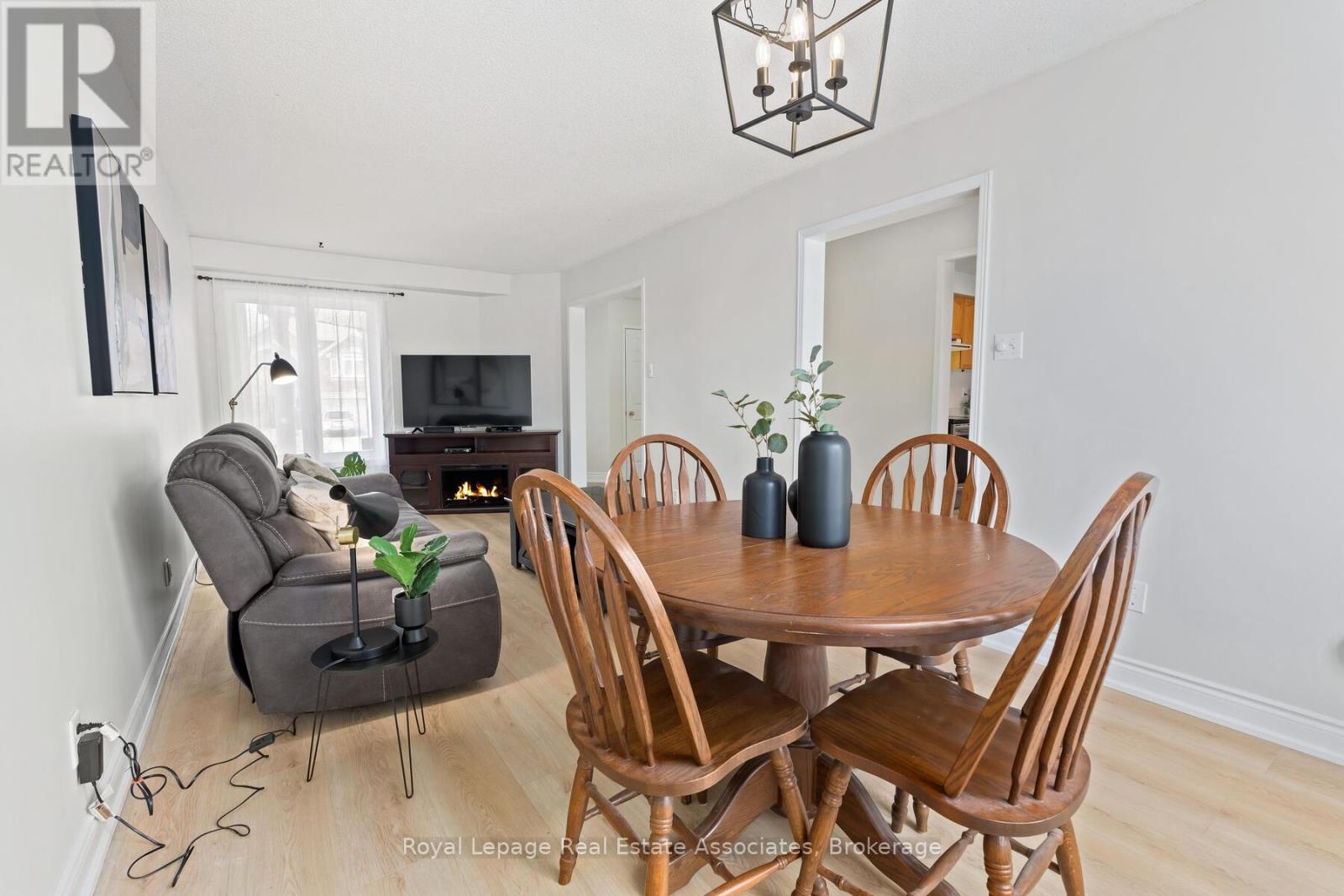 80 Lauchlin Crescent, Halton Hills (Georgetown), Ontario  L7G 5R5 - Photo 9 - W12927882