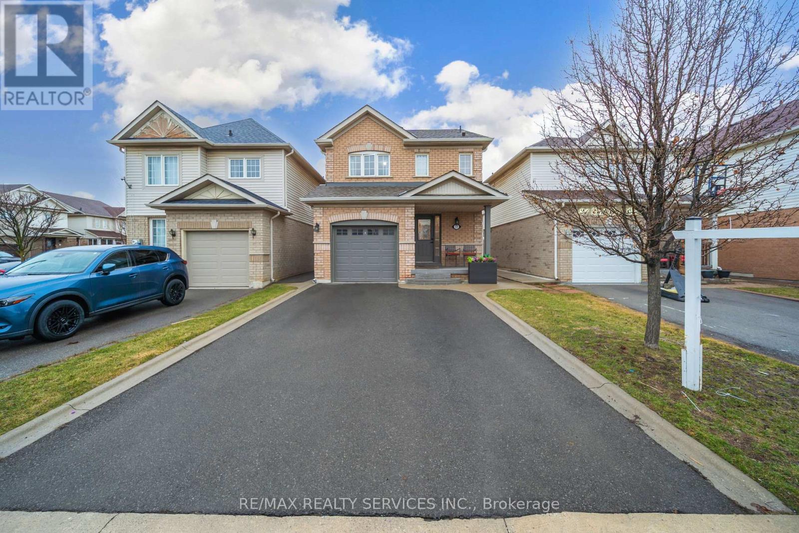 23 Earl Grey Crescent, Brampton, Ontario  L7A 2L3 - Photo 2 - W12927916