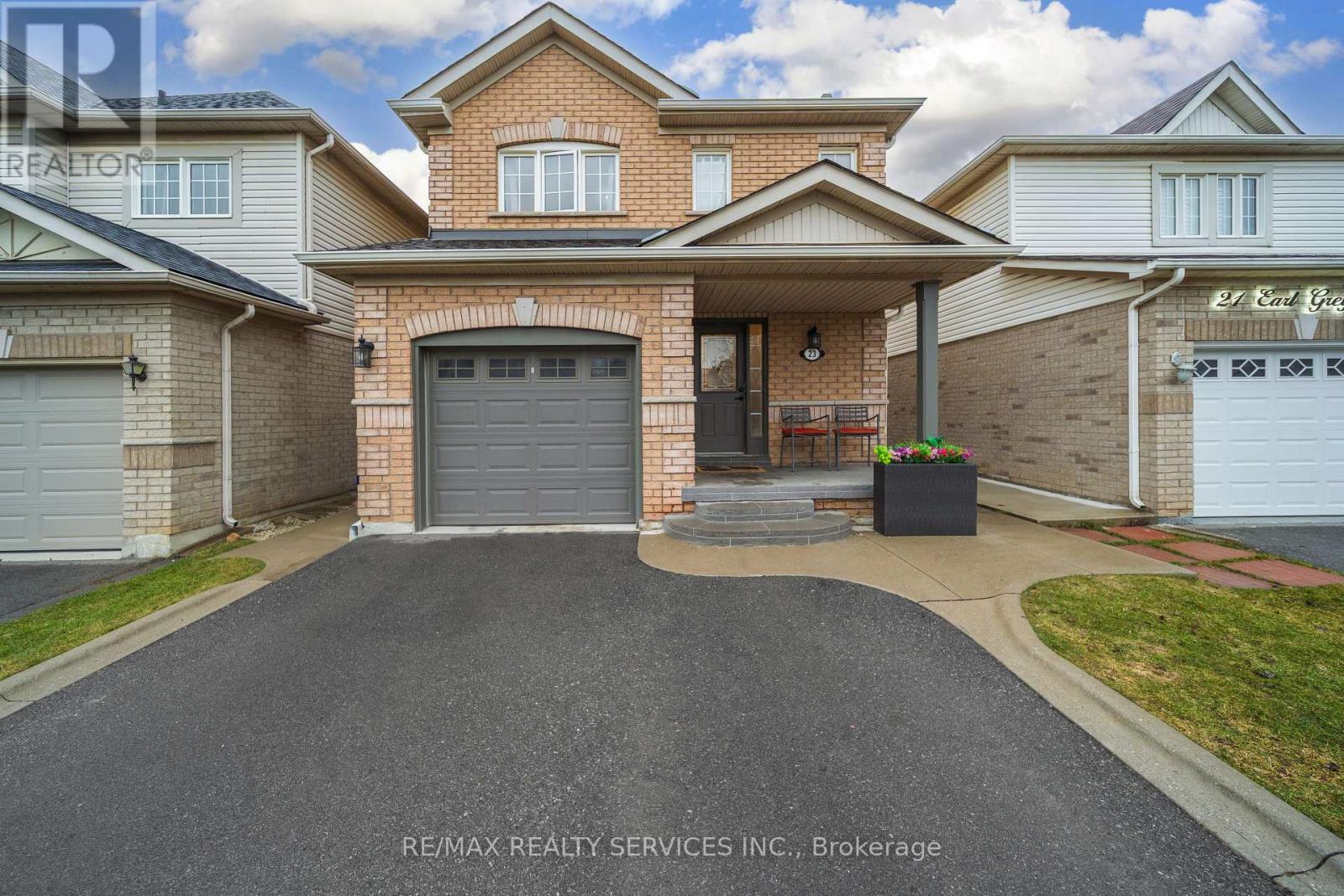 23 Earl Grey Crescent, Brampton, Ontario  L7A 2L3 - Photo 3 - W12927916