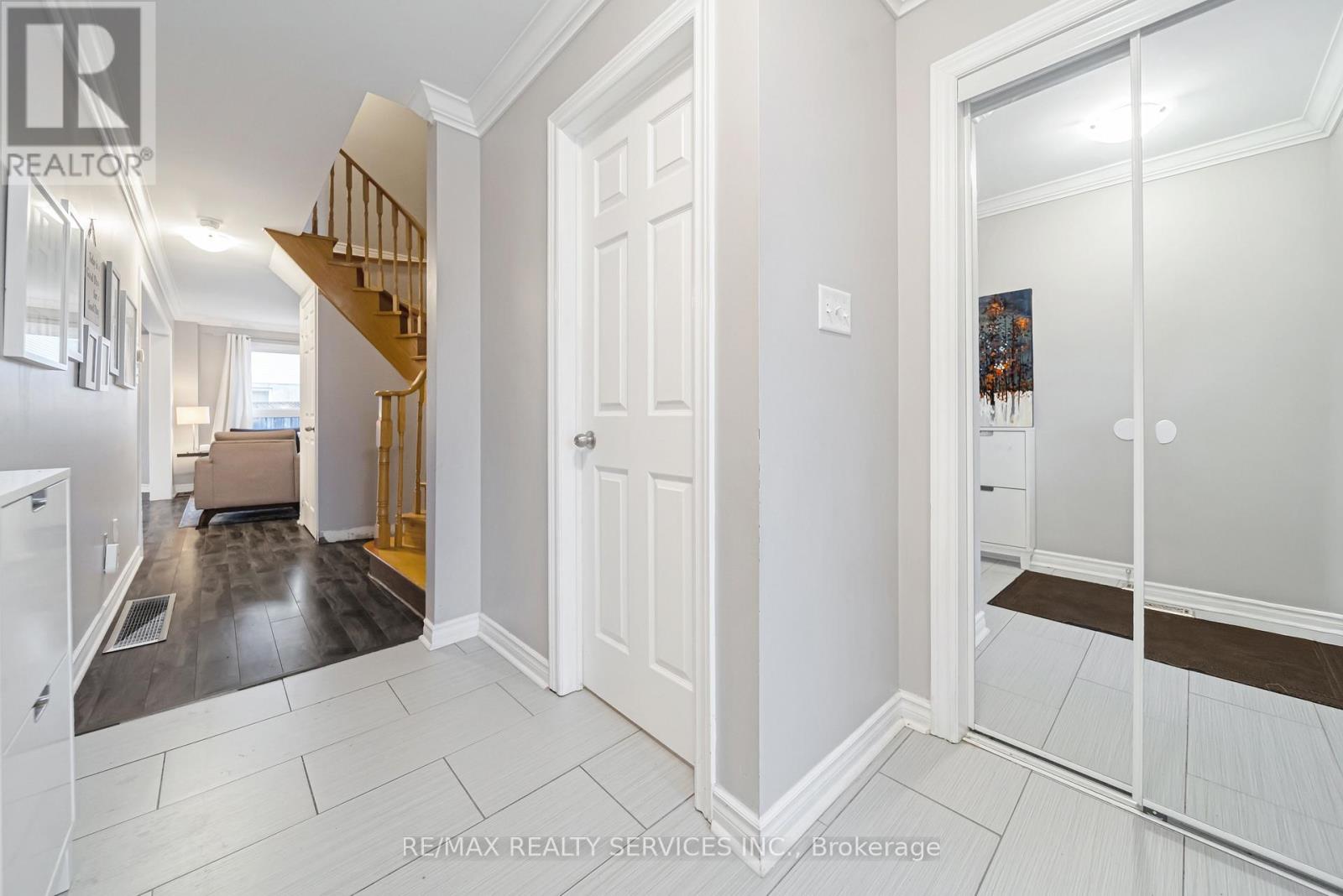 23 Earl Grey Crescent, Brampton, Ontario  L7A 2L3 - Photo 6 - W12927916