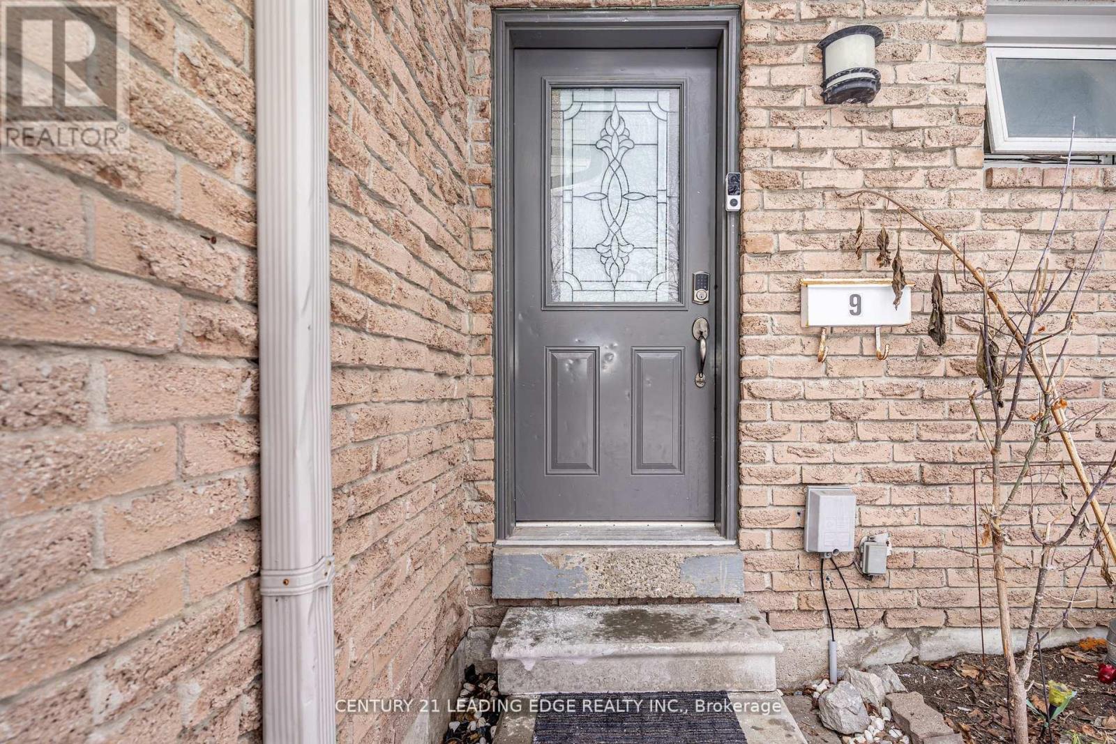 9 - 399 Vodden Street E, Brampton, Ontario  L6V 3V1 - Photo 3 - W12927920