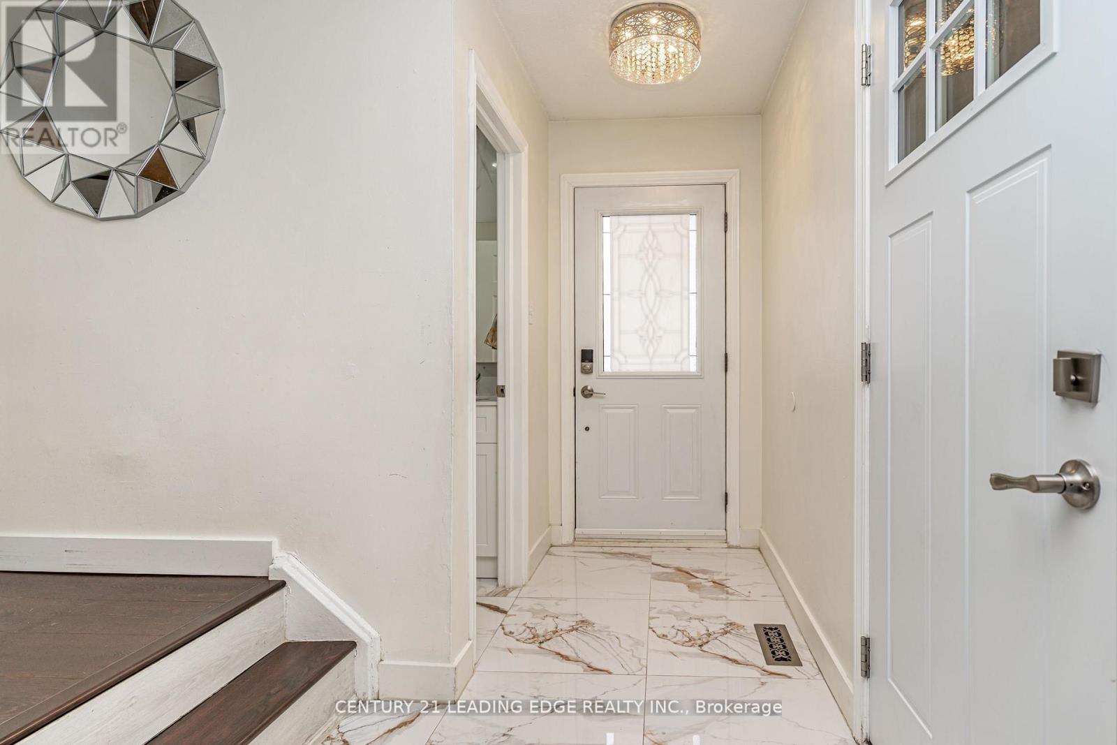 9 - 399 Vodden Street E, Brampton, Ontario  L6V 3V1 - Photo 5 - W12927920