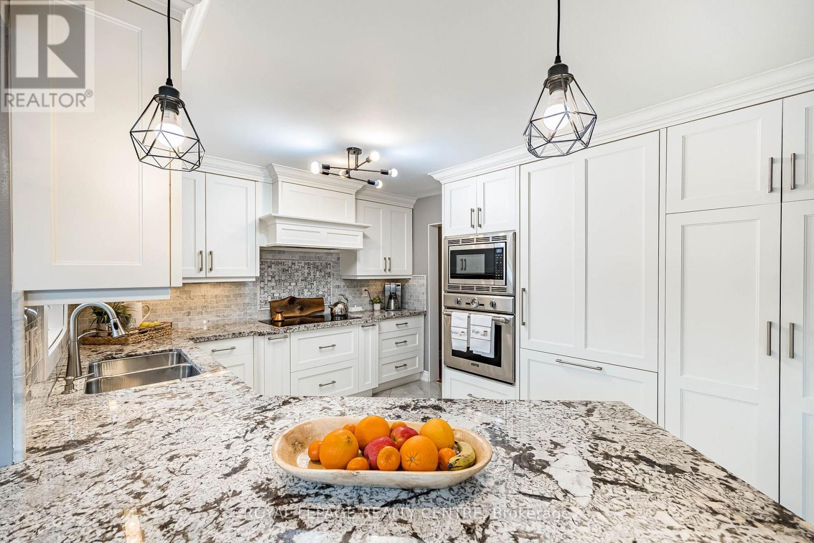 392 Dakota Road, Mississauga, Ontario  L4Z 3A9 - Photo 14 - W12927924